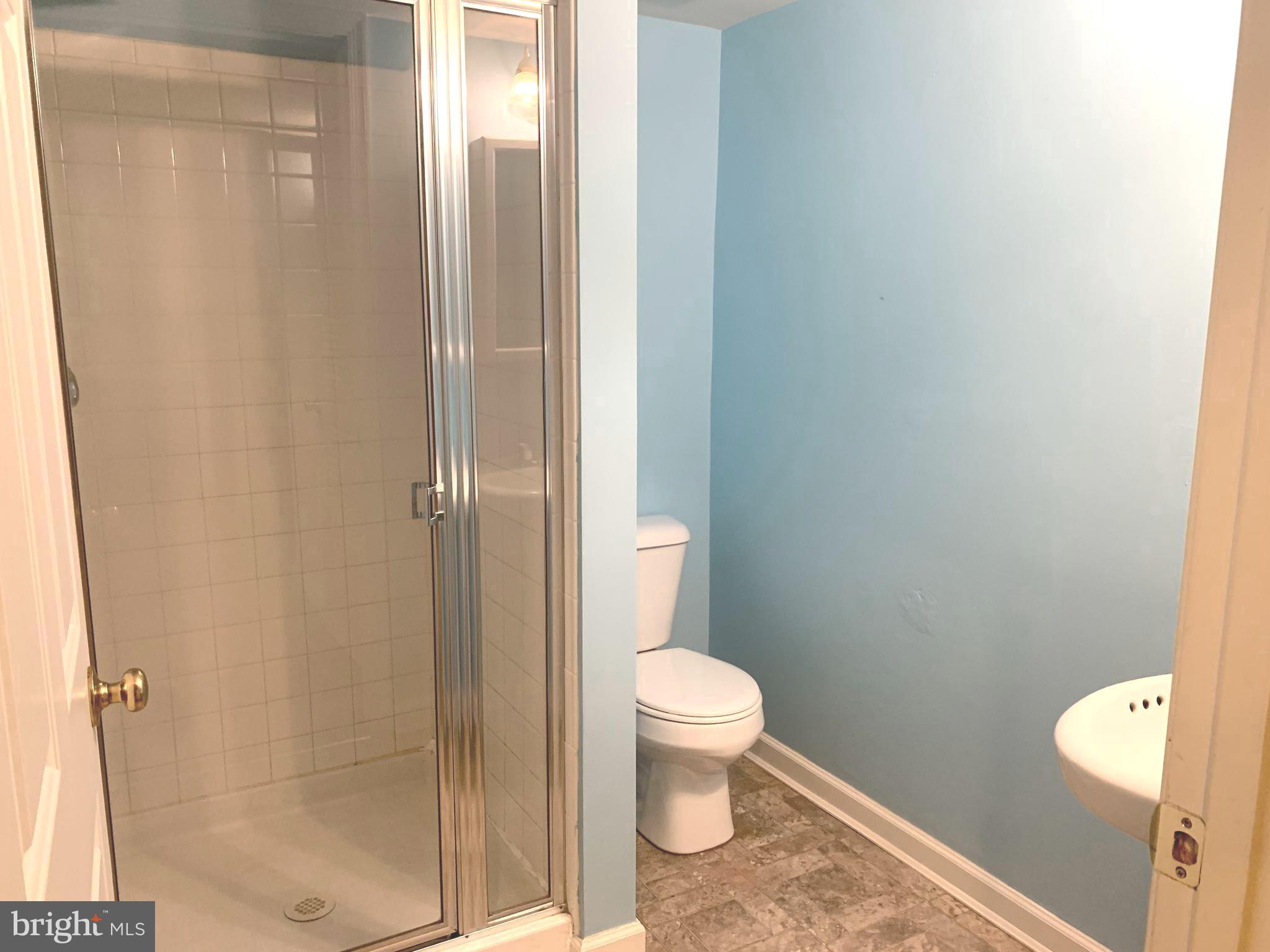 SEVEN OAKS - Residential Lease