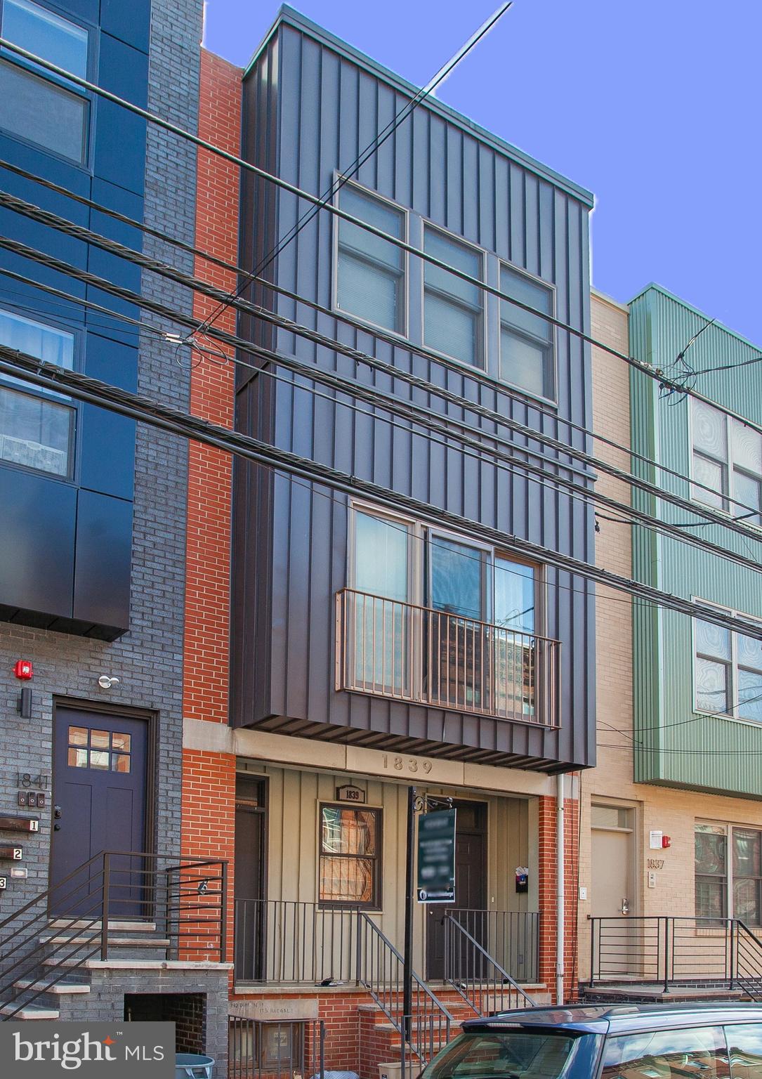 *Half Month Free Rent offered with a signed lease* READY FOR THE 2025-2026 SCHOOL YEAR! This is a very large, well-maintained upstairs (2)-level unit with (4) spacious, light-filled bedrooms, a great room, and (2.5) bathrooms. It also has an extra room that can be used for study and entertainment or storage. Perfect for a group of (4). Newer construction in an unbeatable location for off campus housing. Steps away from the main campus, shopping and eateries. Central air, newly upgraded bathrooms, beautiful hardwood floors throughout the entire unit. Upgraded kitchen with hardwood cabinets, granite countertops, stainless appliances, and built-in microwave. Convenience of in-unit laundry with new washer and dryer. It also comes with a Ring video camera for added security. Tenants' needs and wellbeing are the highest priority for property management. Schedule your showing today while it is still available.