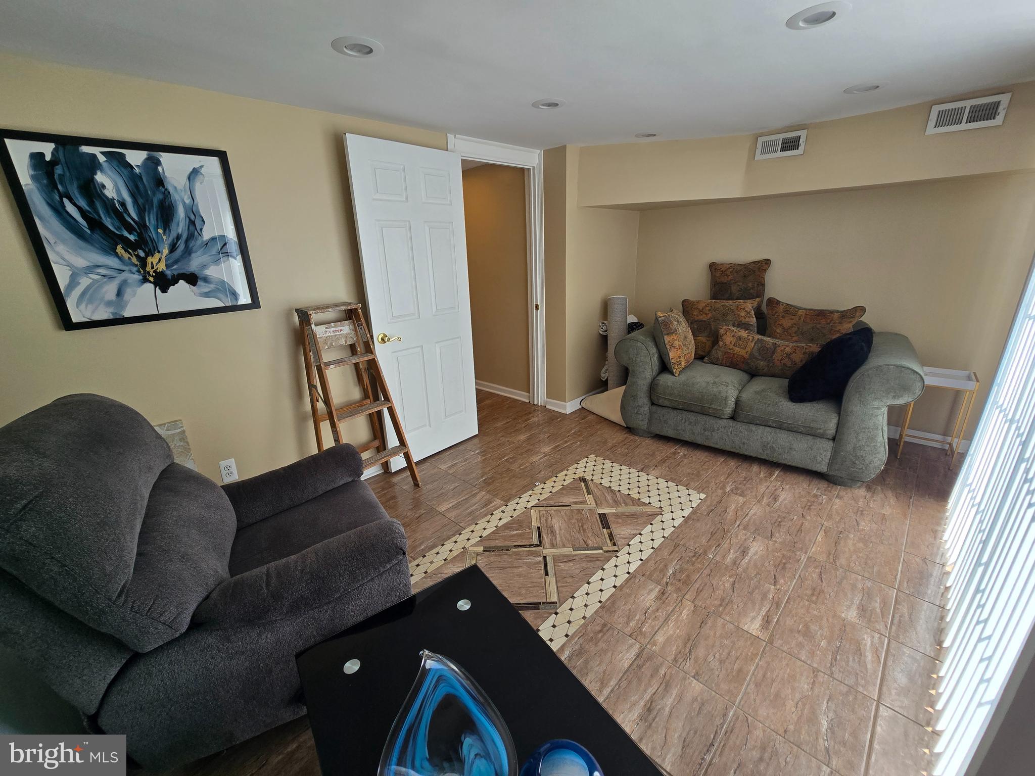 YORKTOWN - Residential Lease