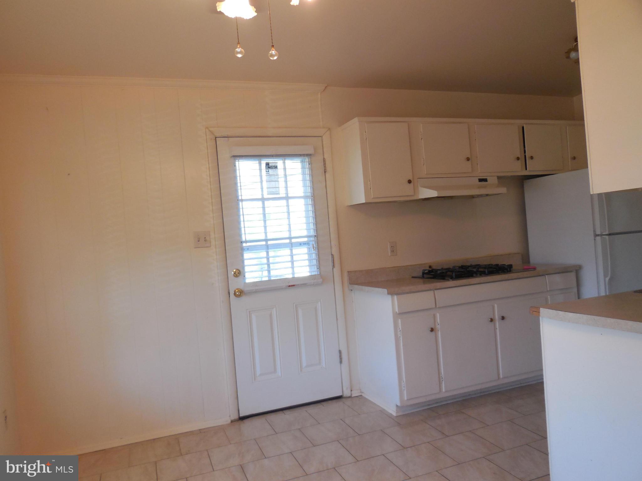 DUNN LORING WOODS - Residential Lease