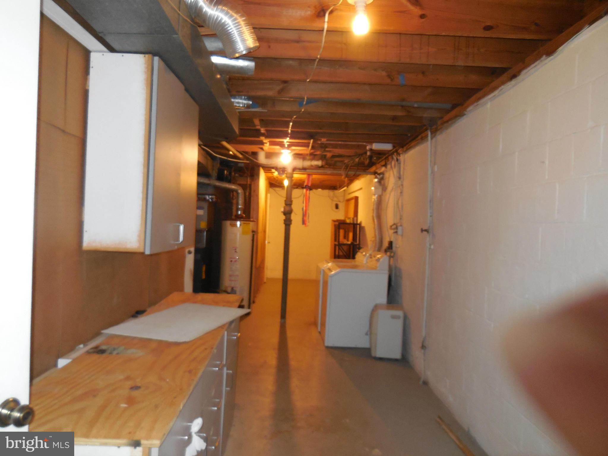 DUNN LORING WOODS - Residential Lease