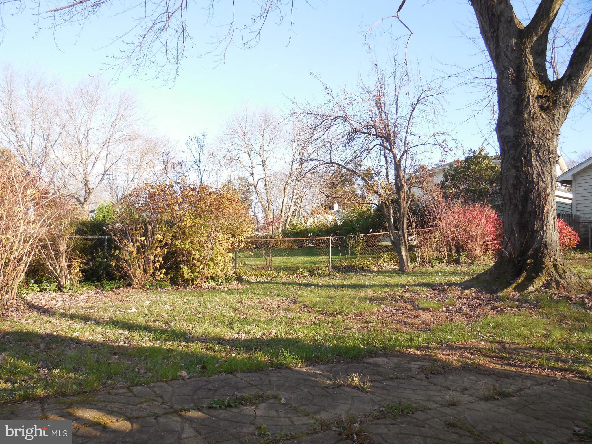 DUNN LORING WOODS - Residential Lease