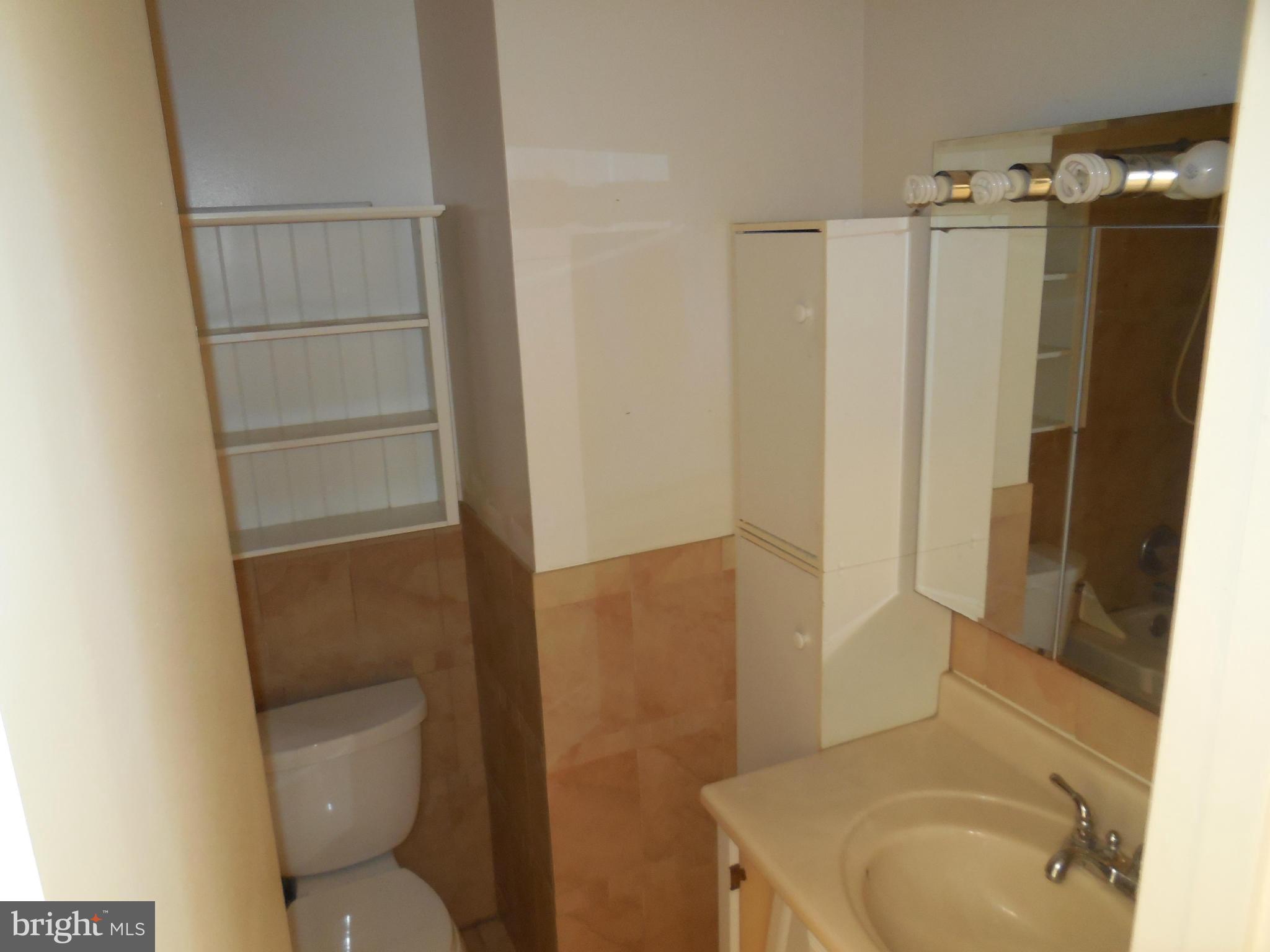 DUNN LORING WOODS - Residential Lease