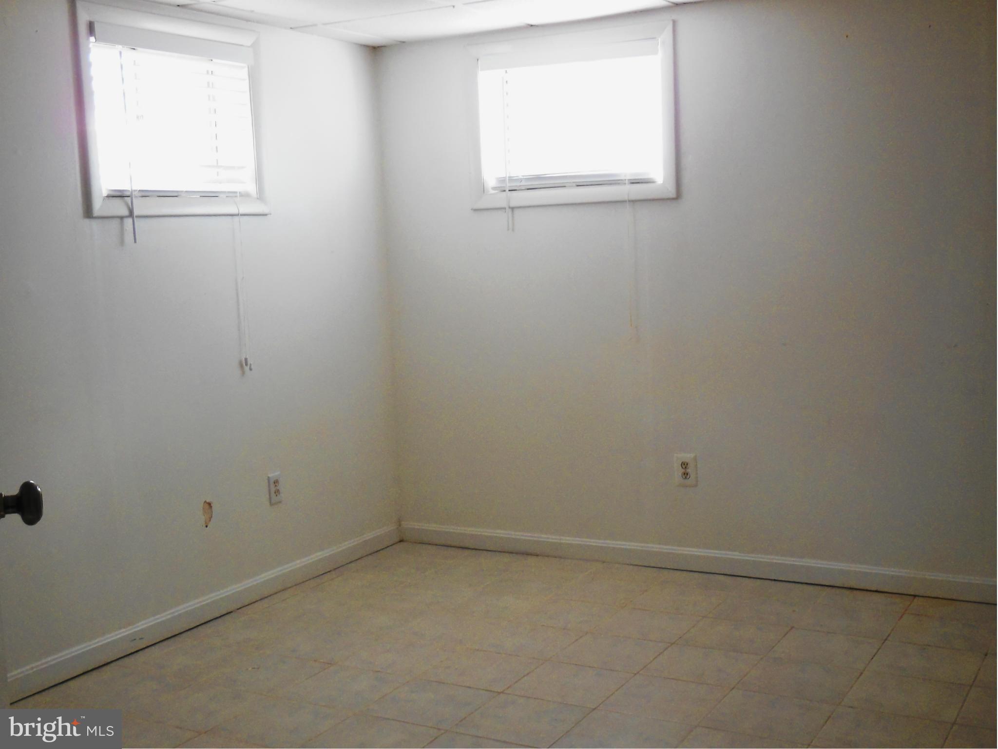 DUNN LORING WOODS - Residential Lease