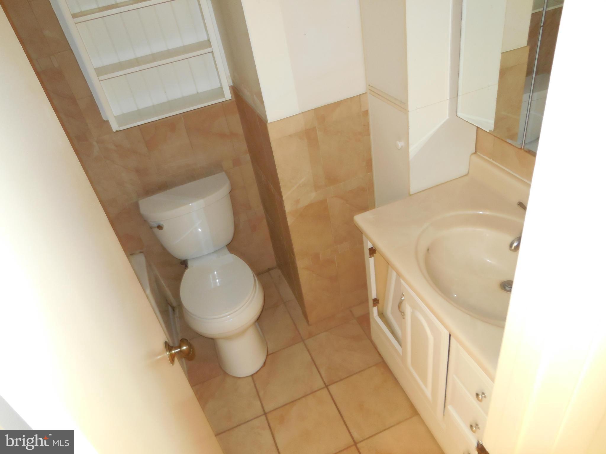 DUNN LORING WOODS - Residential Lease