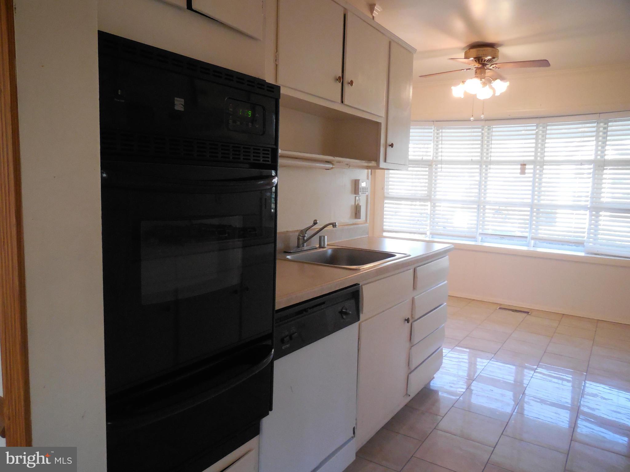 DUNN LORING WOODS - Residential Lease