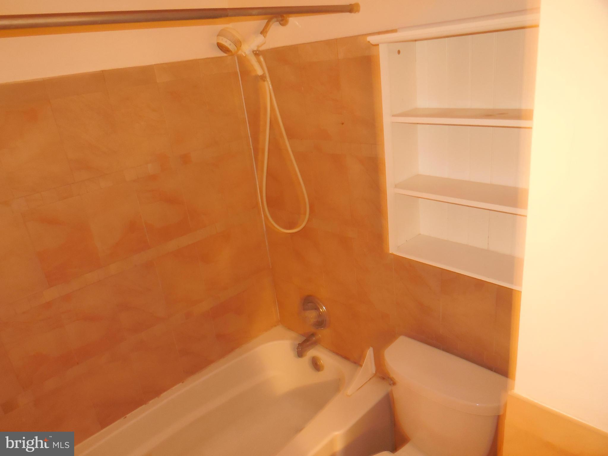 DUNN LORING WOODS - Residential Lease