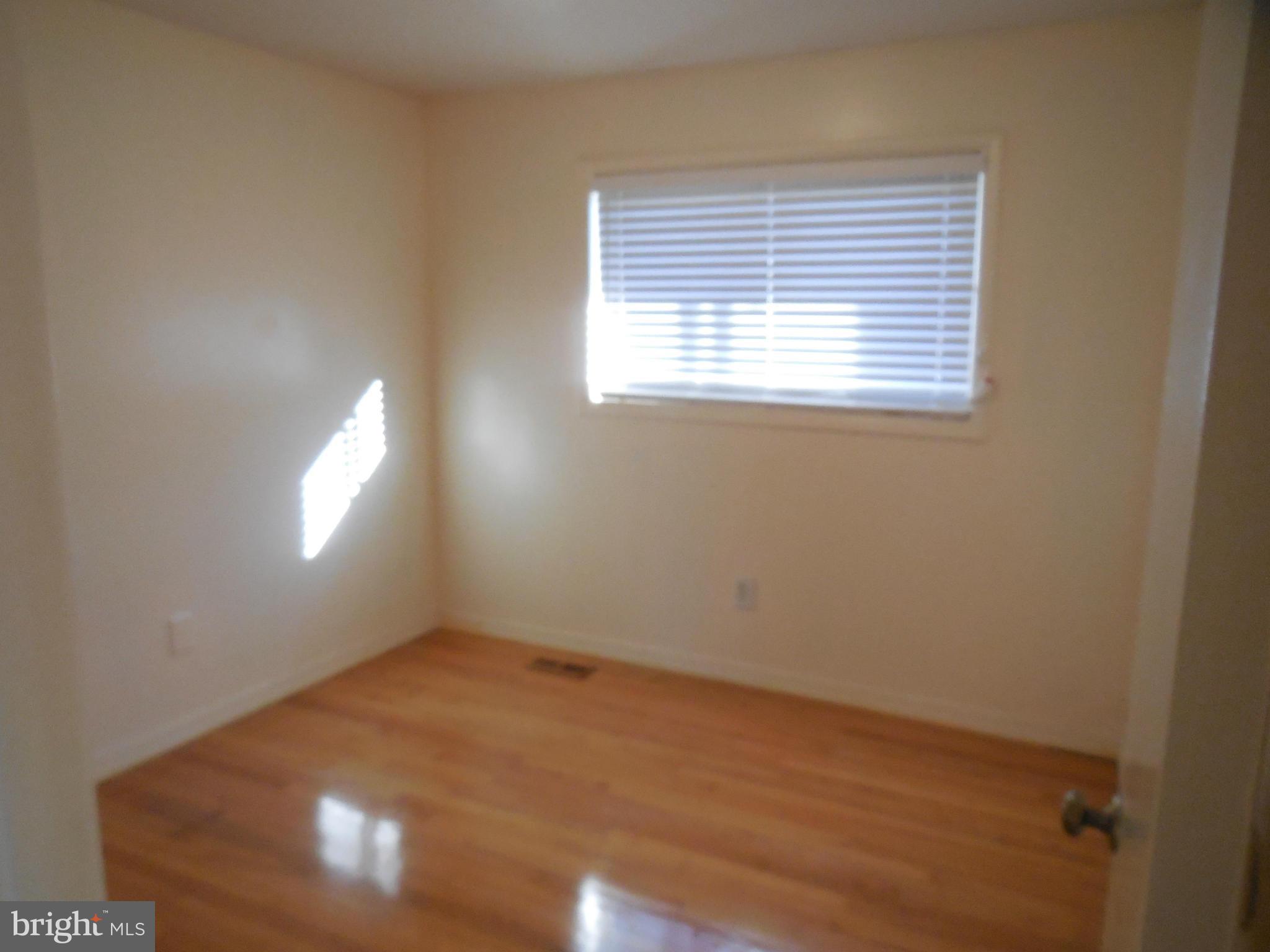 DUNN LORING WOODS - Residential Lease