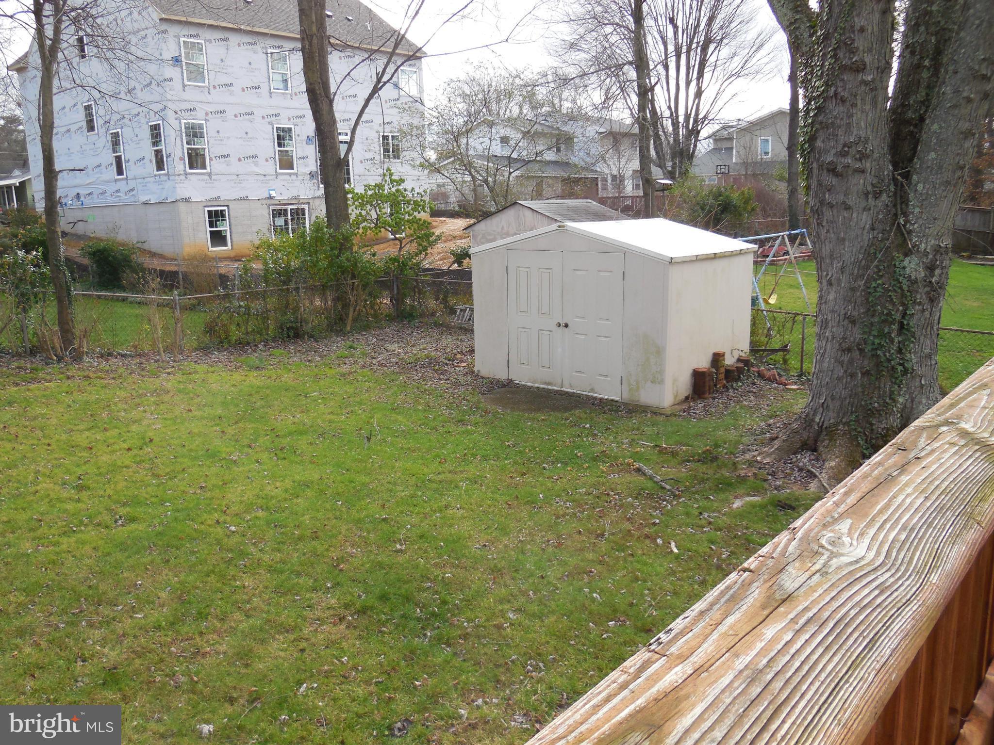 DUNN LORING WOODS - Residential Lease