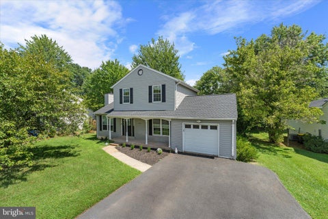 Photo of 1465 Kingstream Drive, HERNDON, VA 20170 (MLS # VAFX2336940)