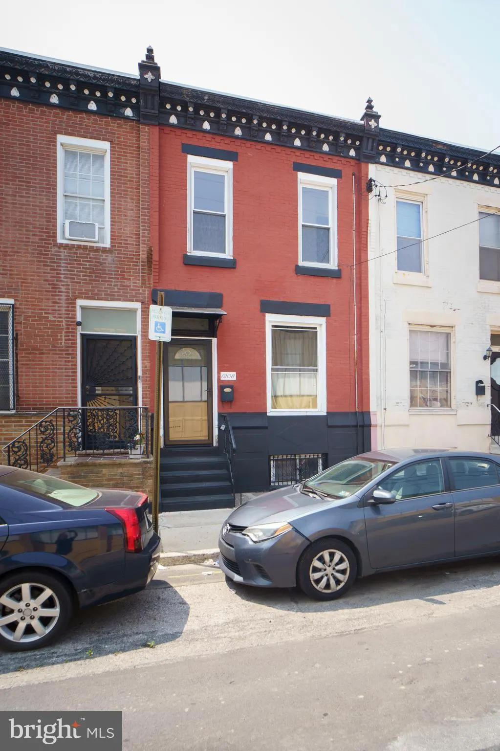 Philadelphia, Pennsylvania 19146, United States, 3 Bedrooms Bedrooms, ,2 BathroomsBathrooms,Residential,Active,184881