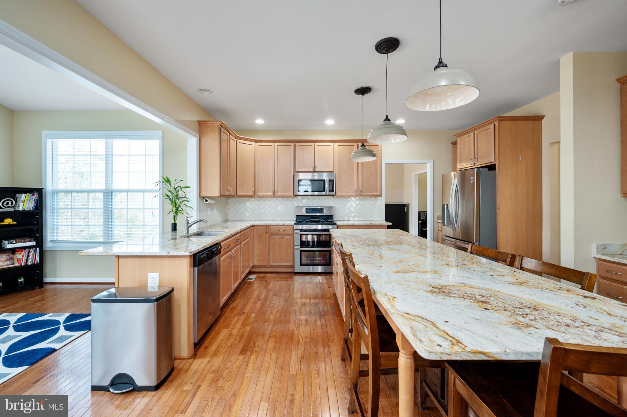 SEASONS LANDING - Residential