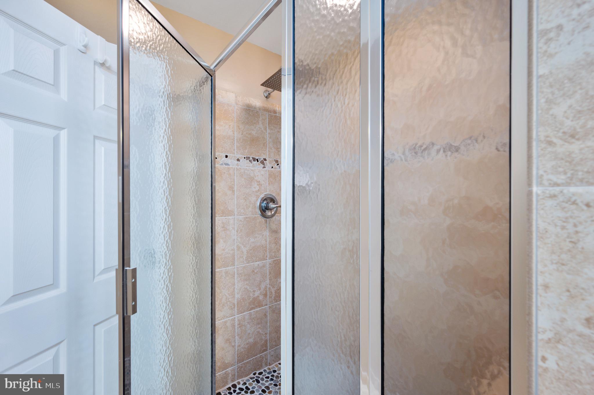 SEASONS LANDING - Residential