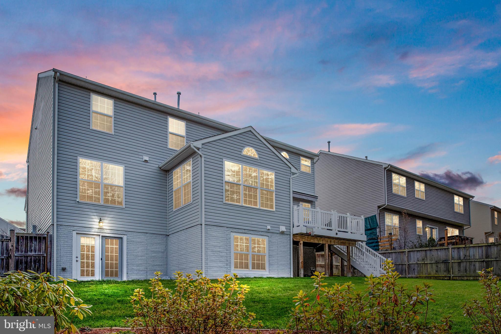 SEASONS LANDING - Residential