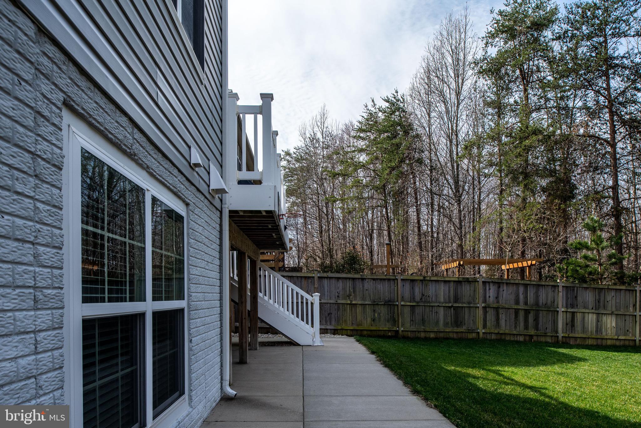 SEASONS LANDING - Residential