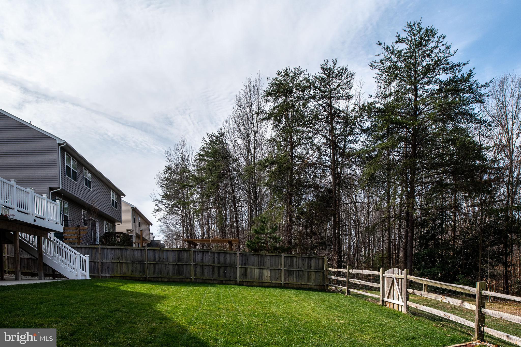 SEASONS LANDING - Residential