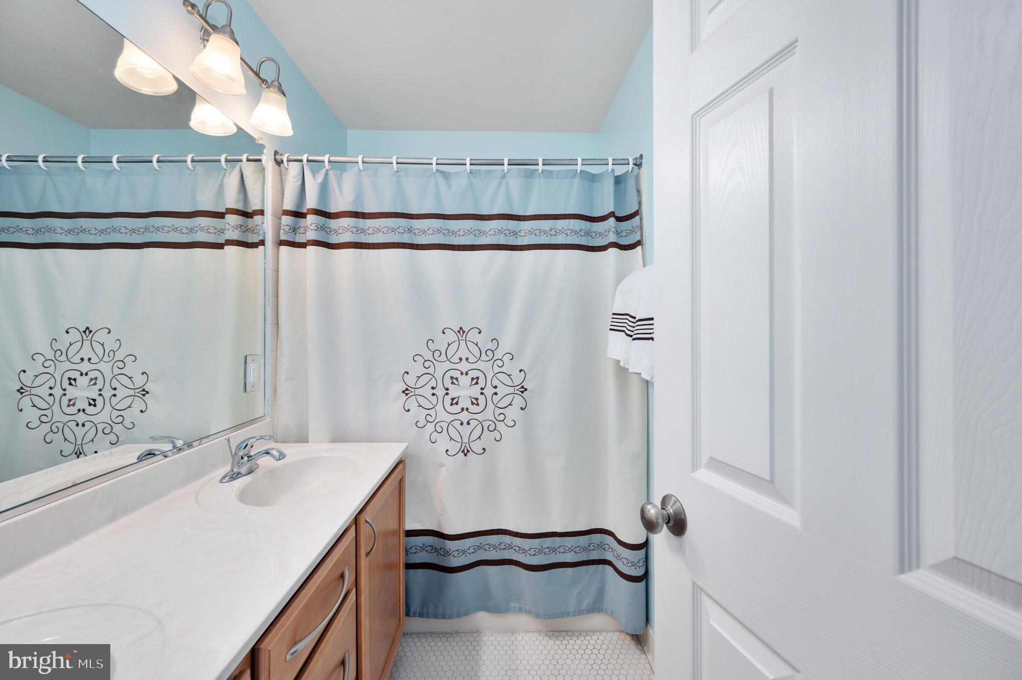 SEASONS LANDING - Residential