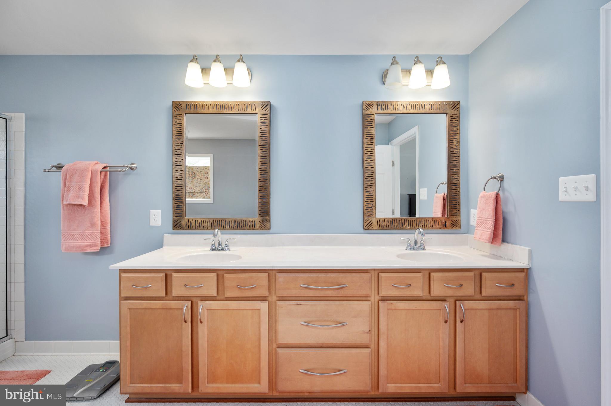 SEASONS LANDING - Residential