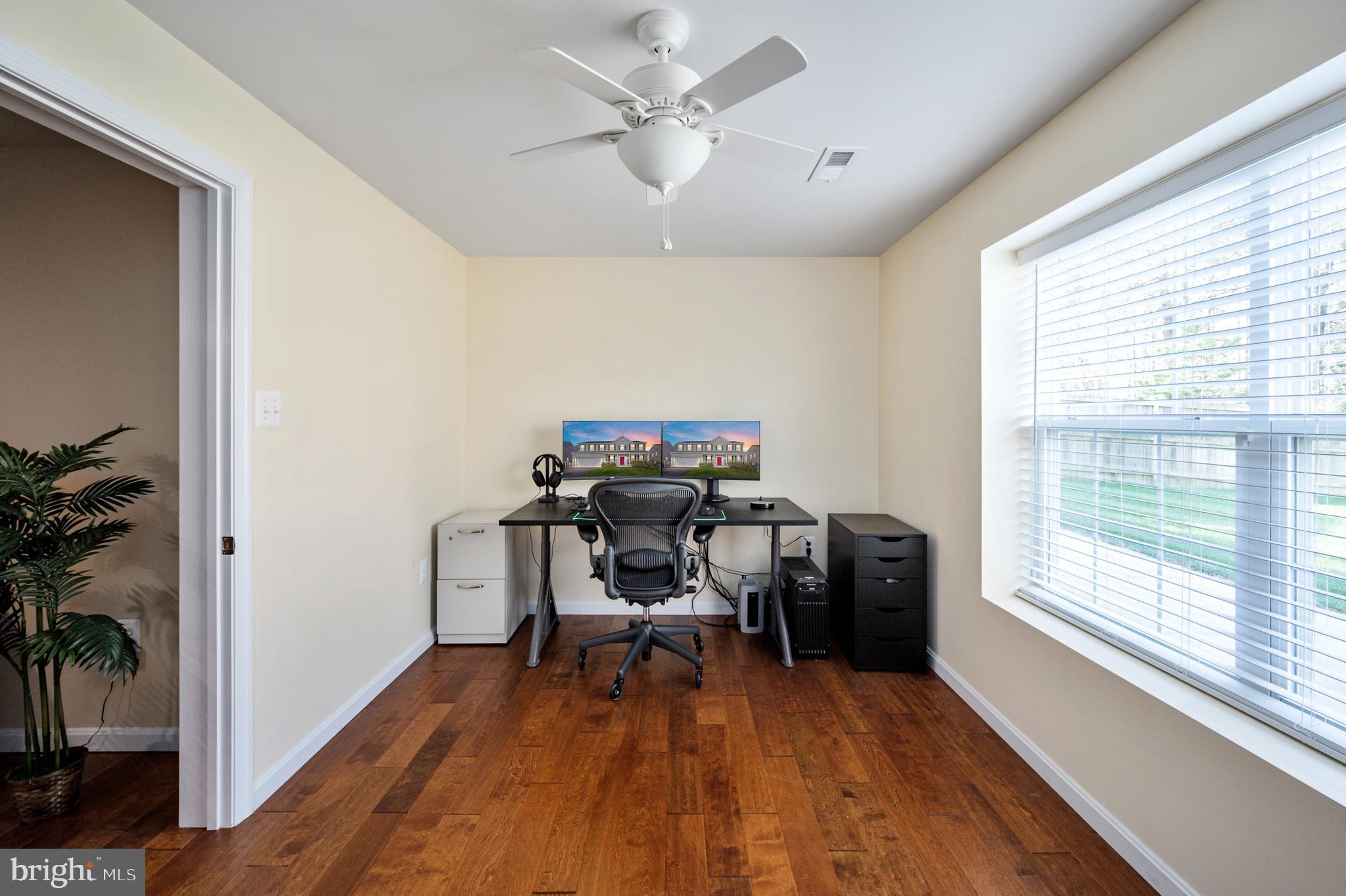 SEASONS LANDING - Residential