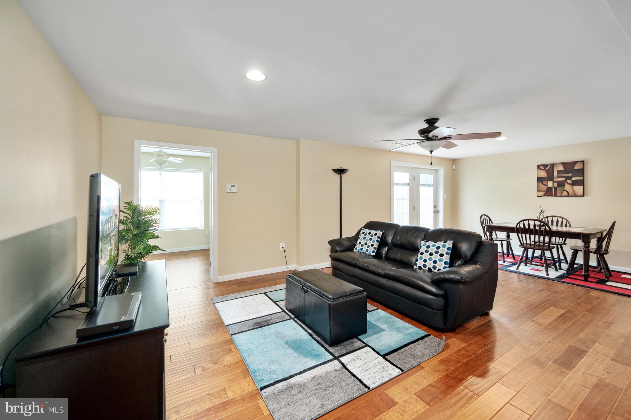 SEASONS LANDING - Residential