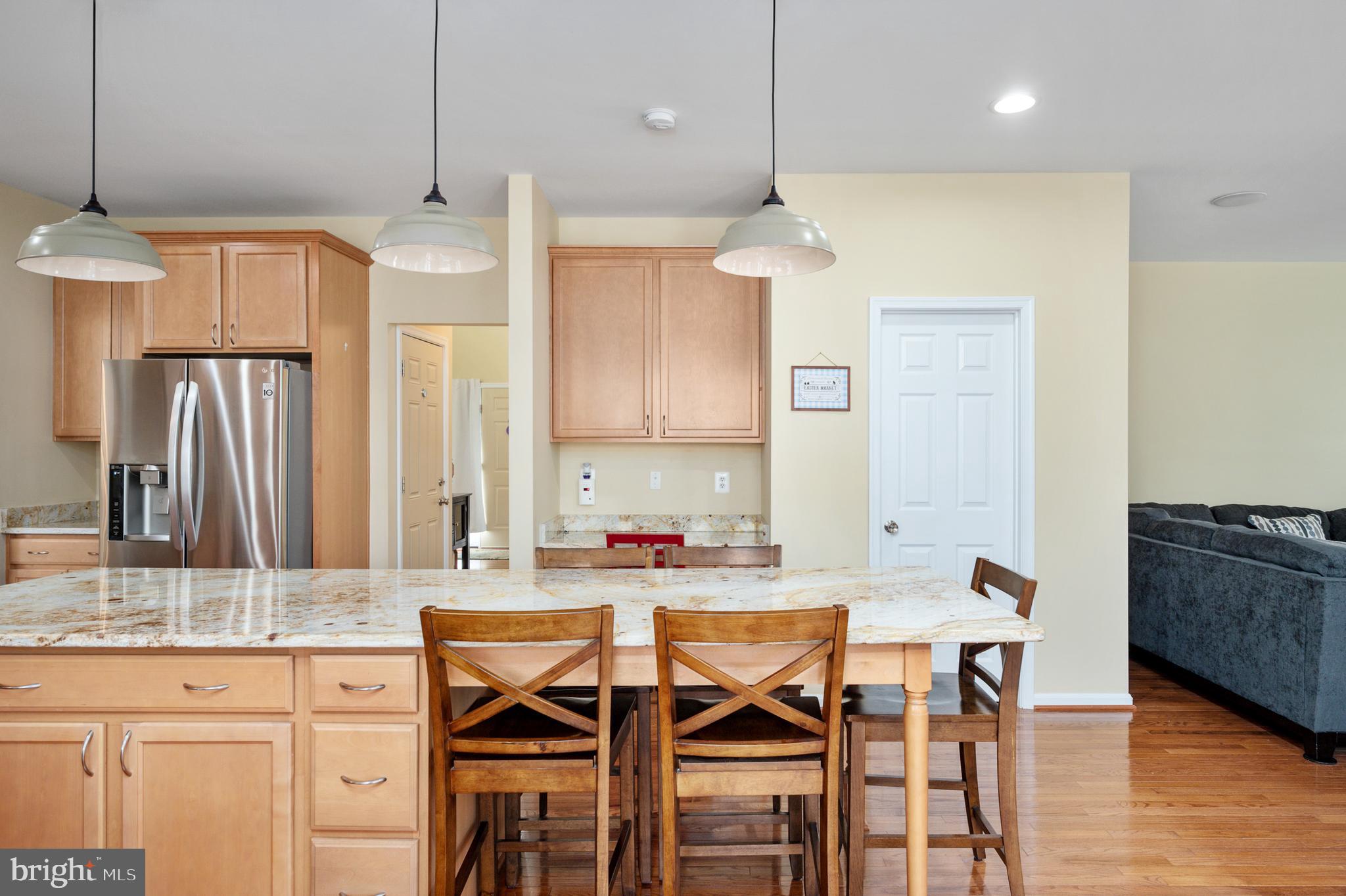 SEASONS LANDING - Residential