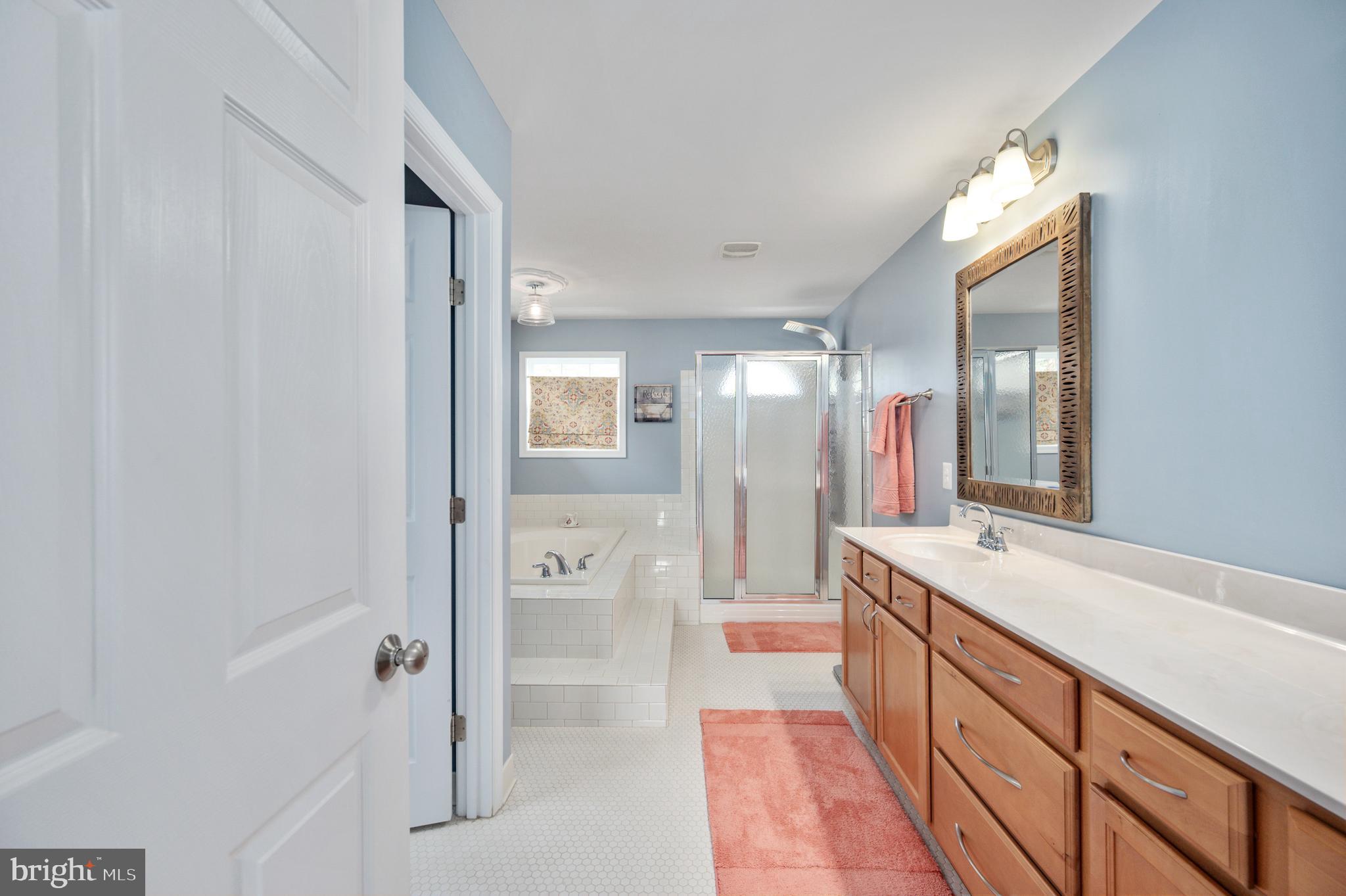 SEASONS LANDING - Residential