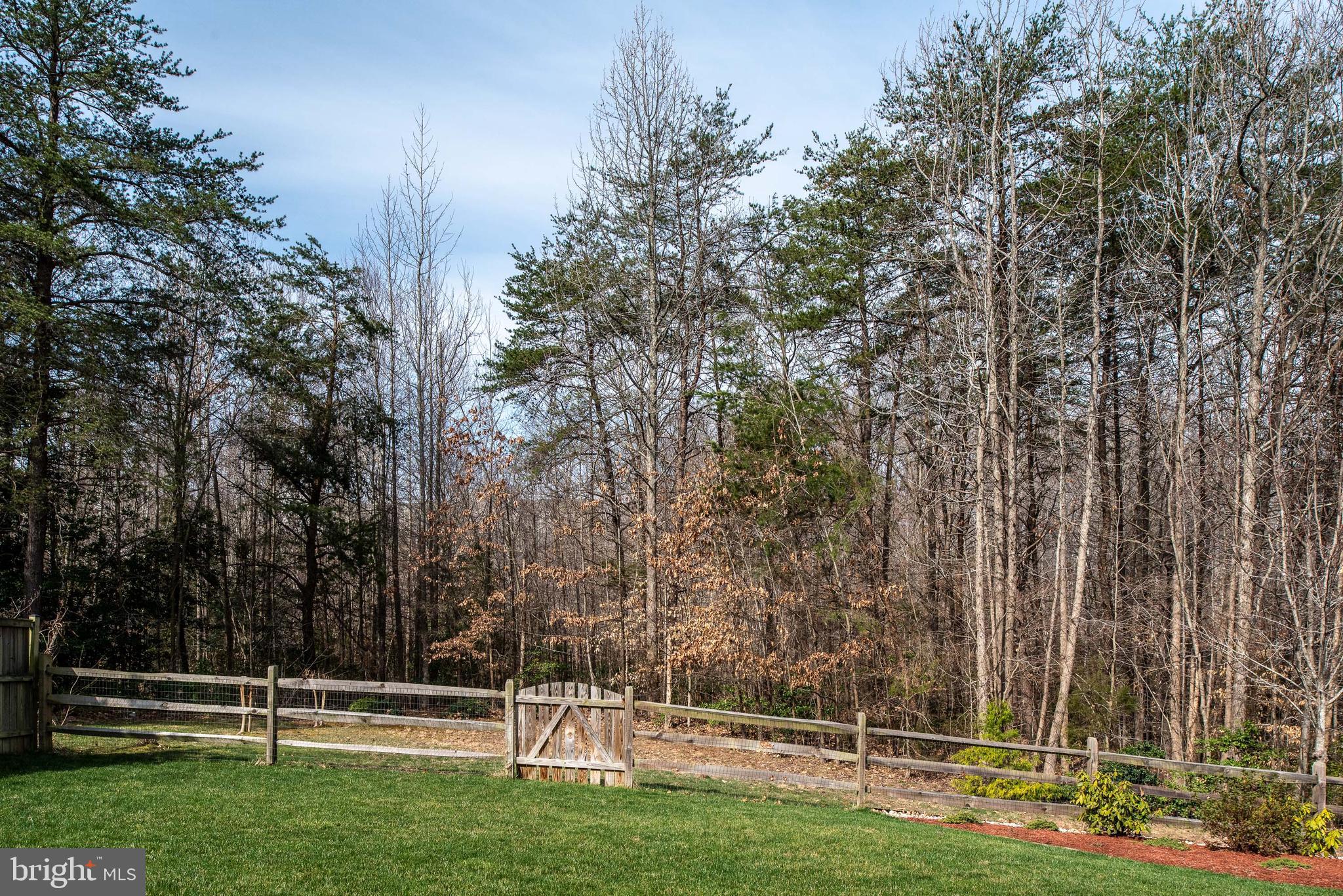 SEASONS LANDING - Residential