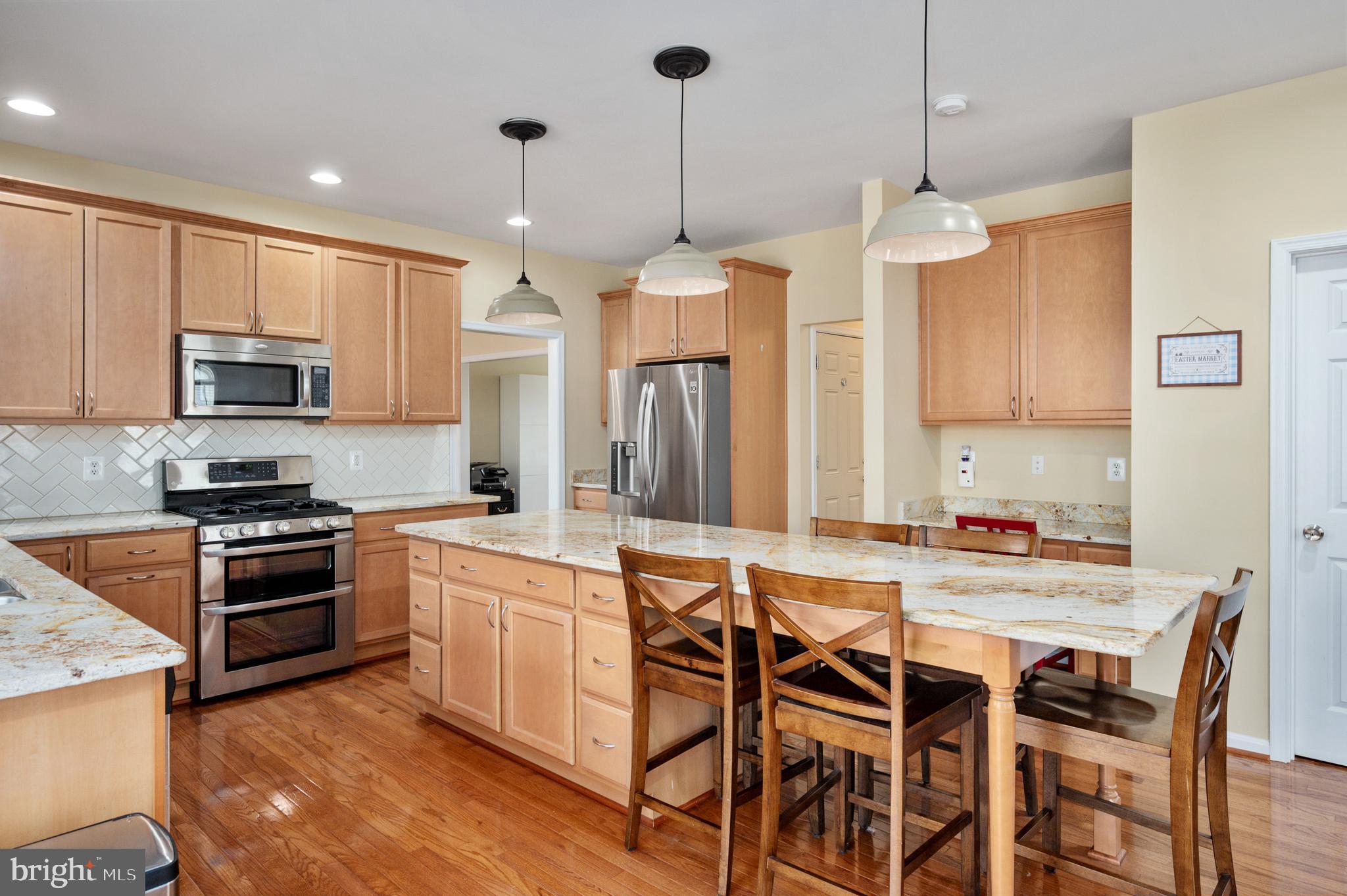 SEASONS LANDING - Residential