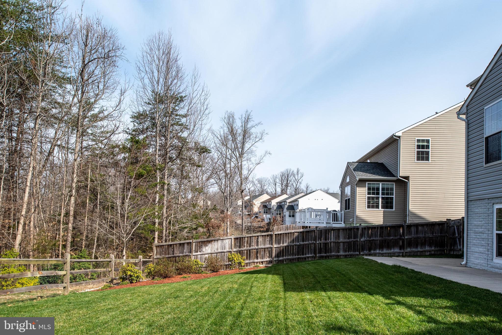 SEASONS LANDING - Residential