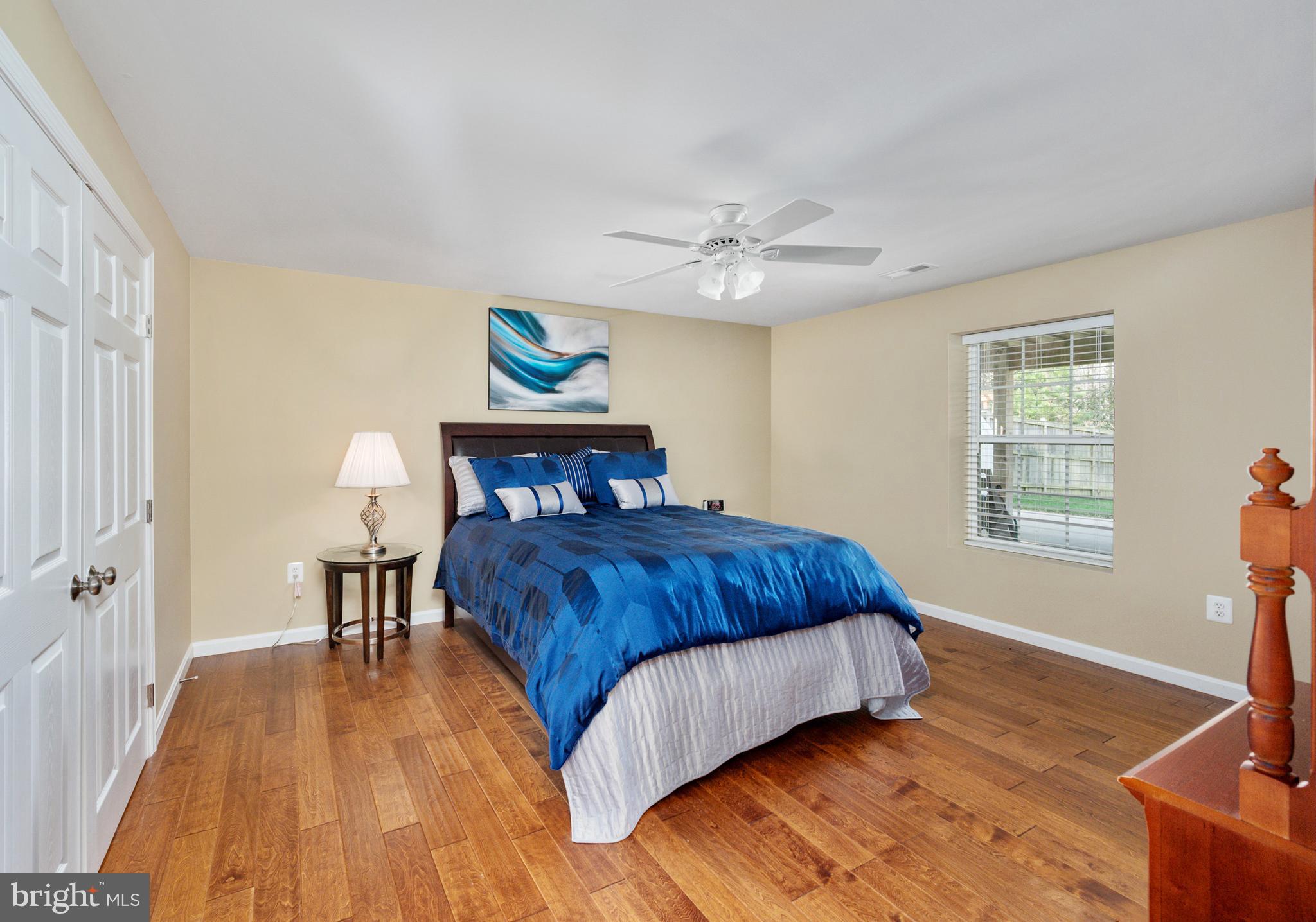 SEASONS LANDING - Residential