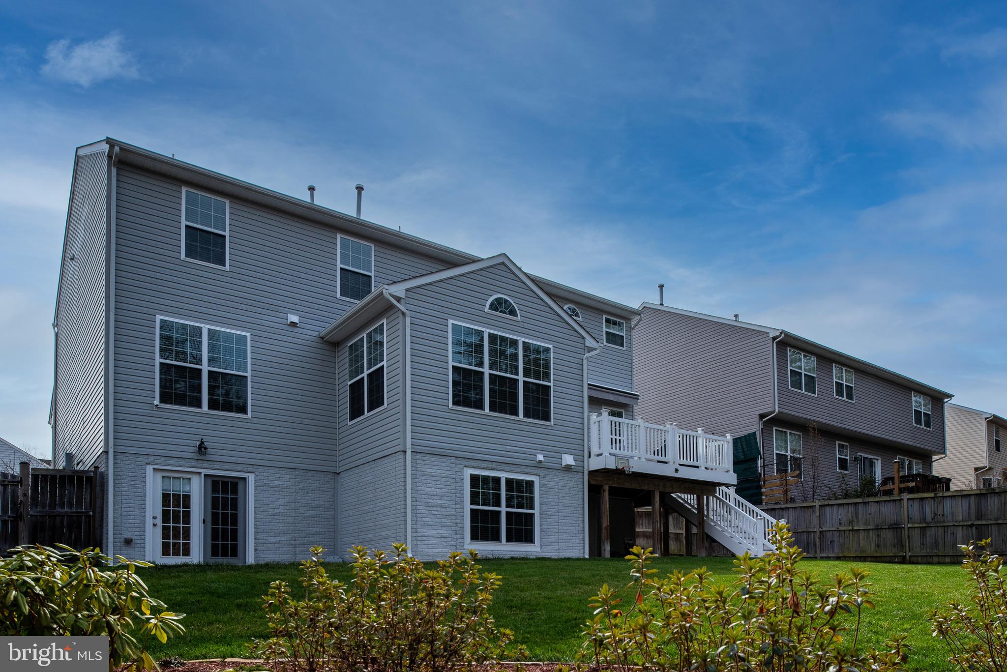 SEASONS LANDING - Residential