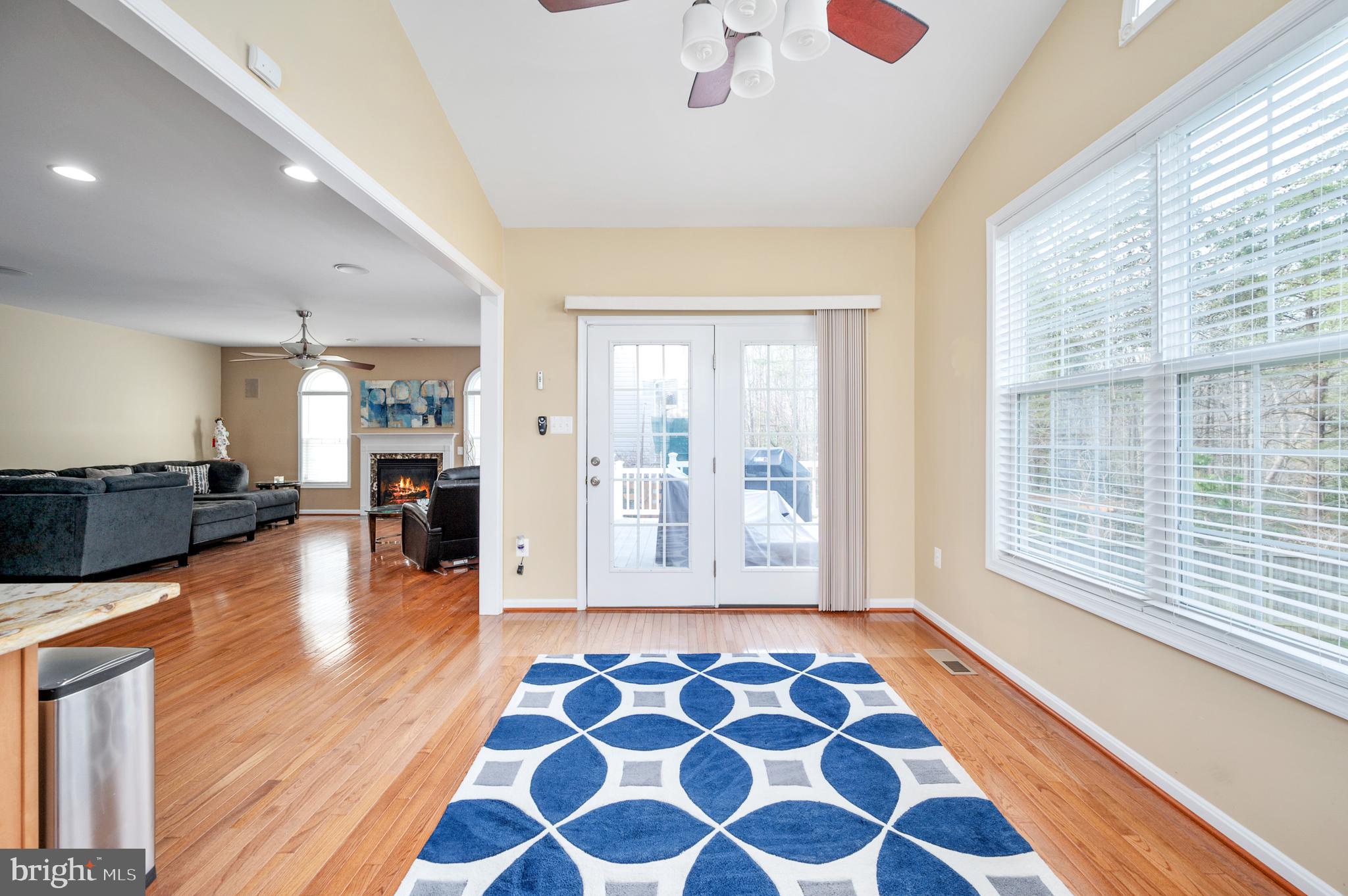 SEASONS LANDING - Residential