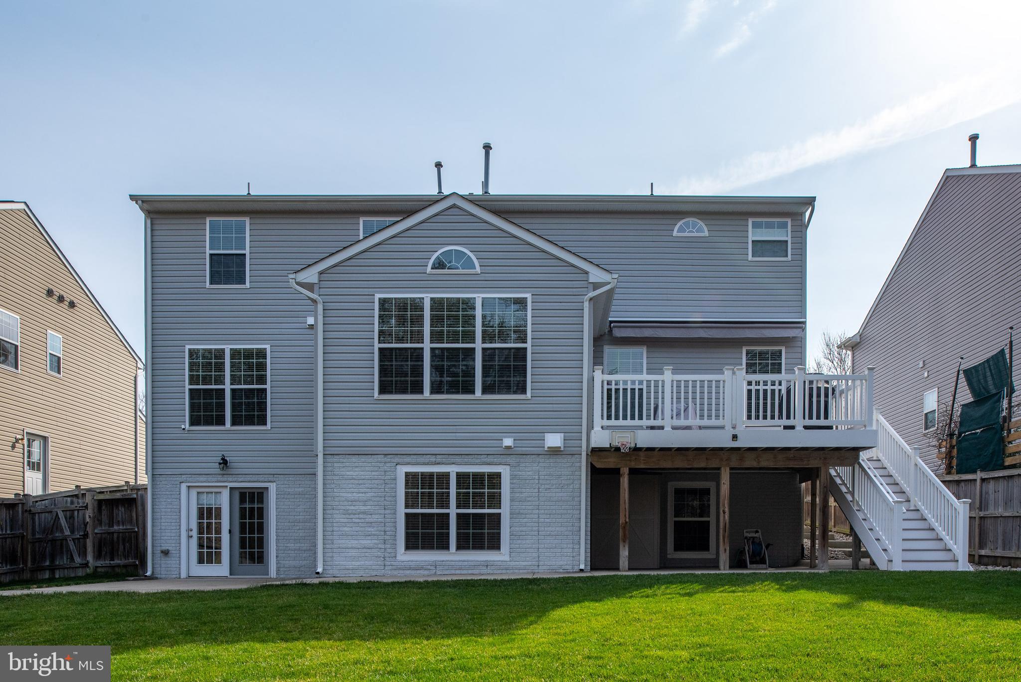 SEASONS LANDING - Residential