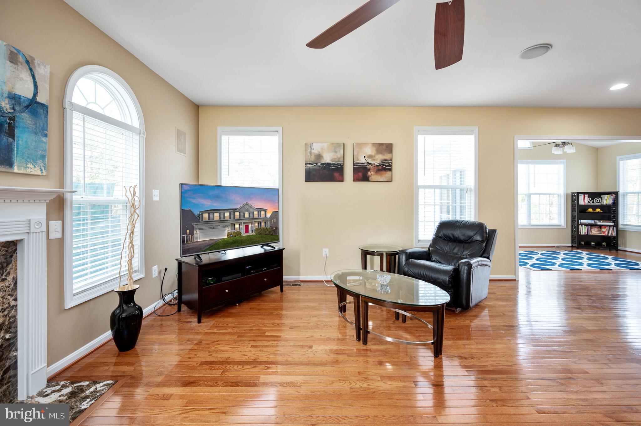 SEASONS LANDING - Residential