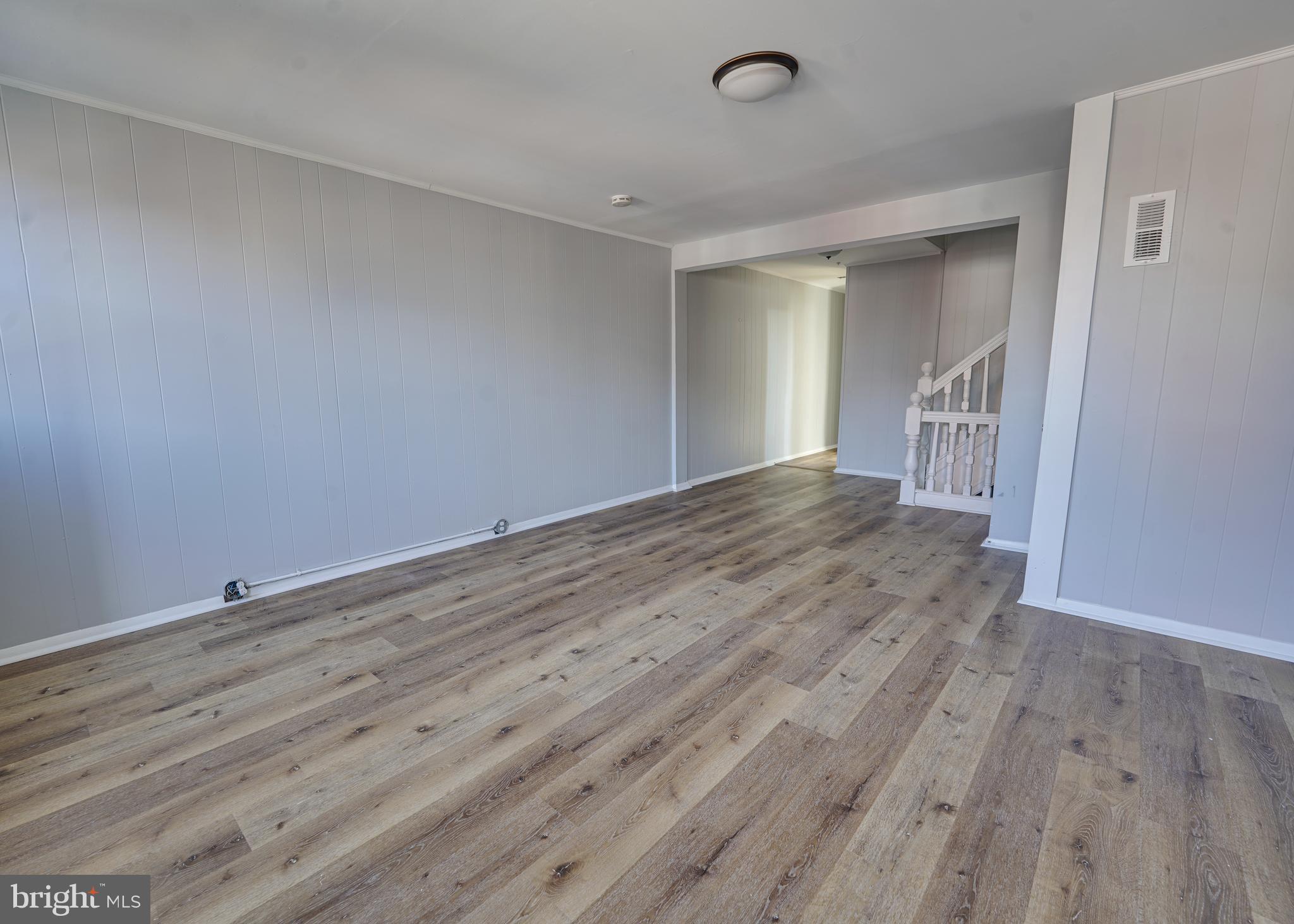 BARCLAY - Residential Lease