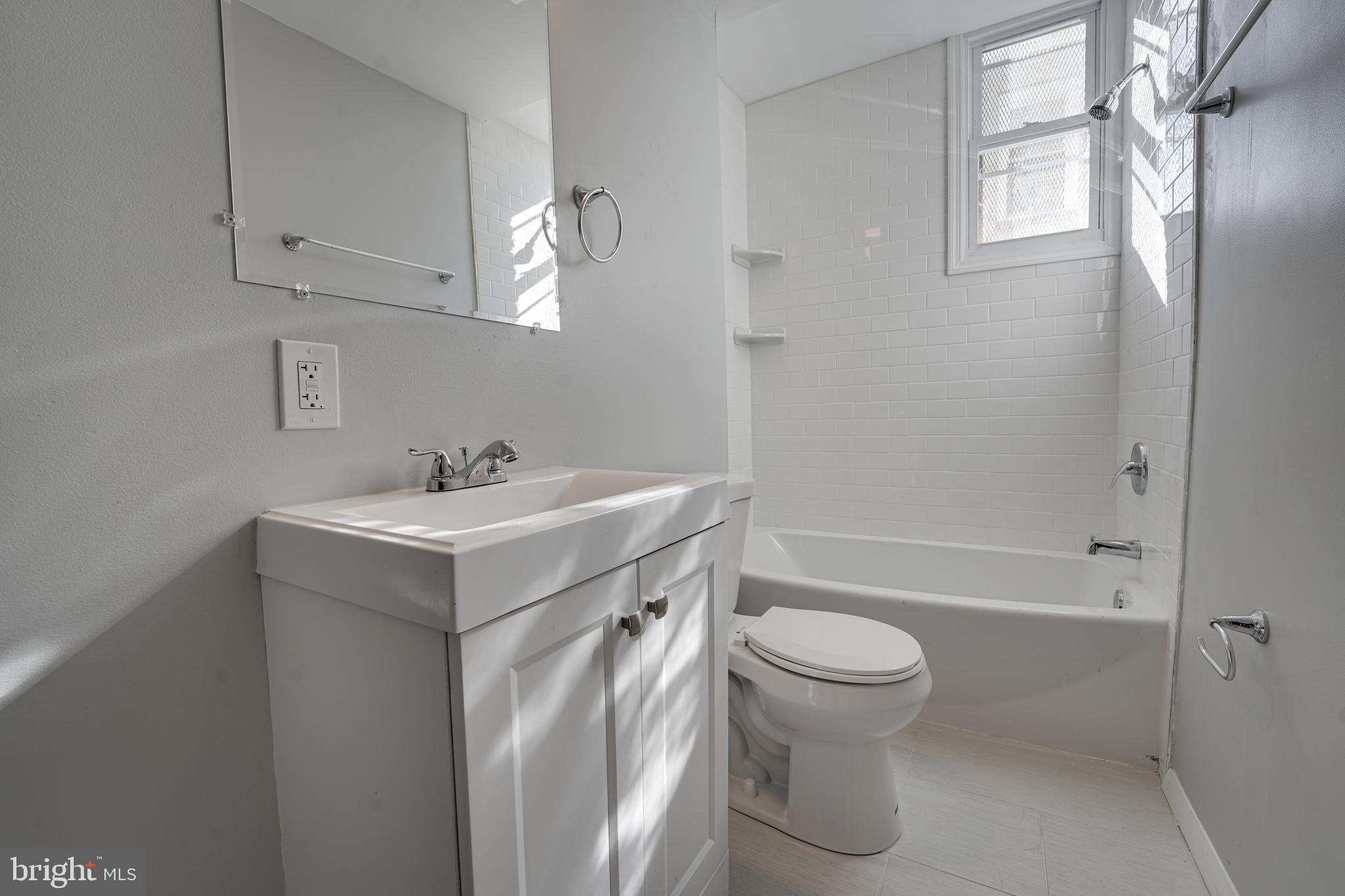 BARCLAY - Residential Lease