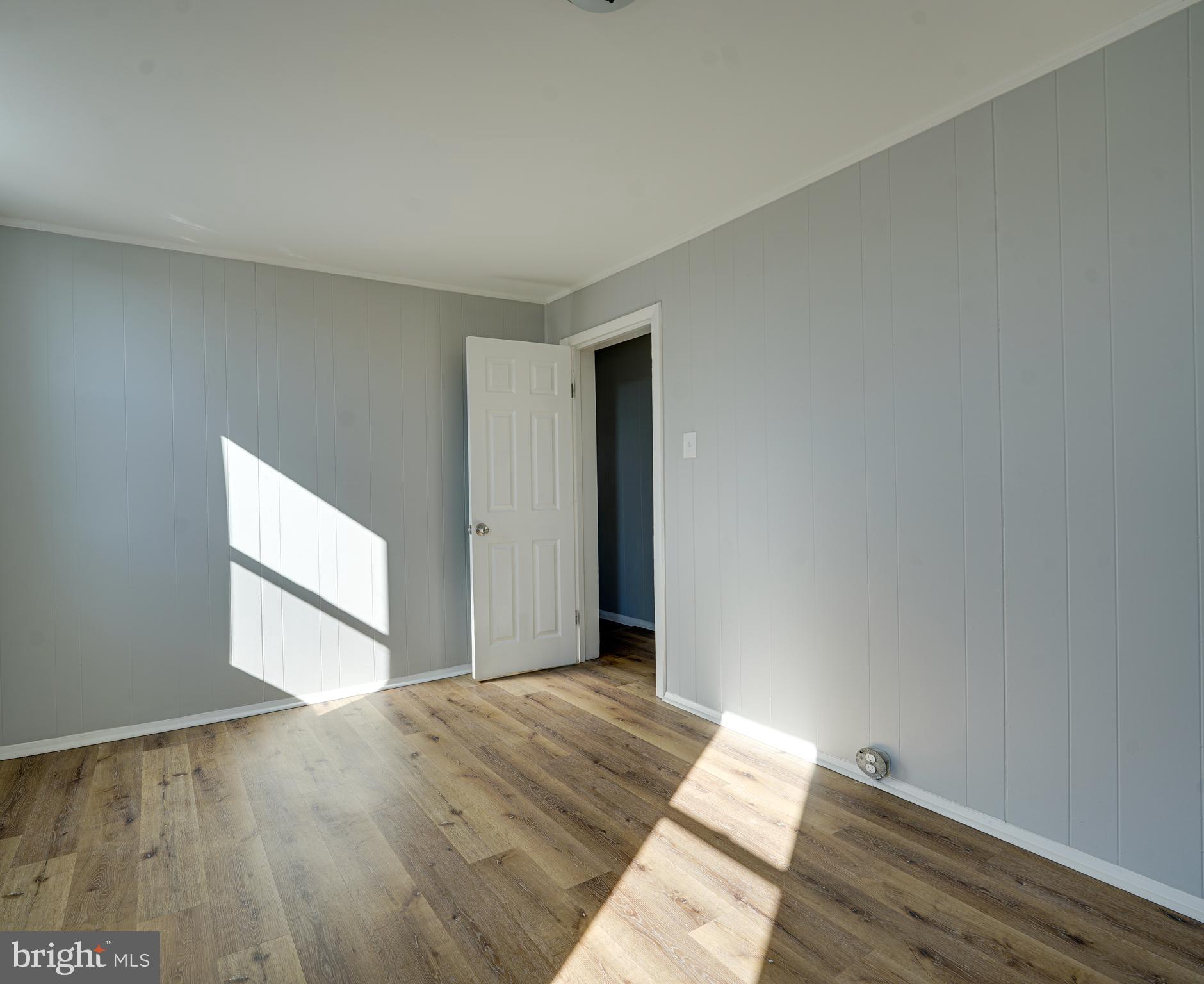 BARCLAY - Residential Lease