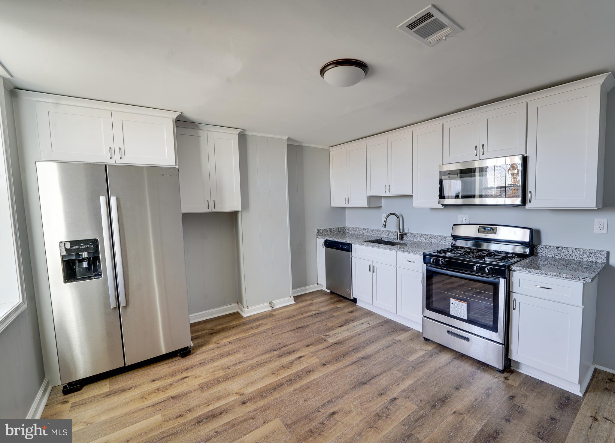 BARCLAY - Residential Lease