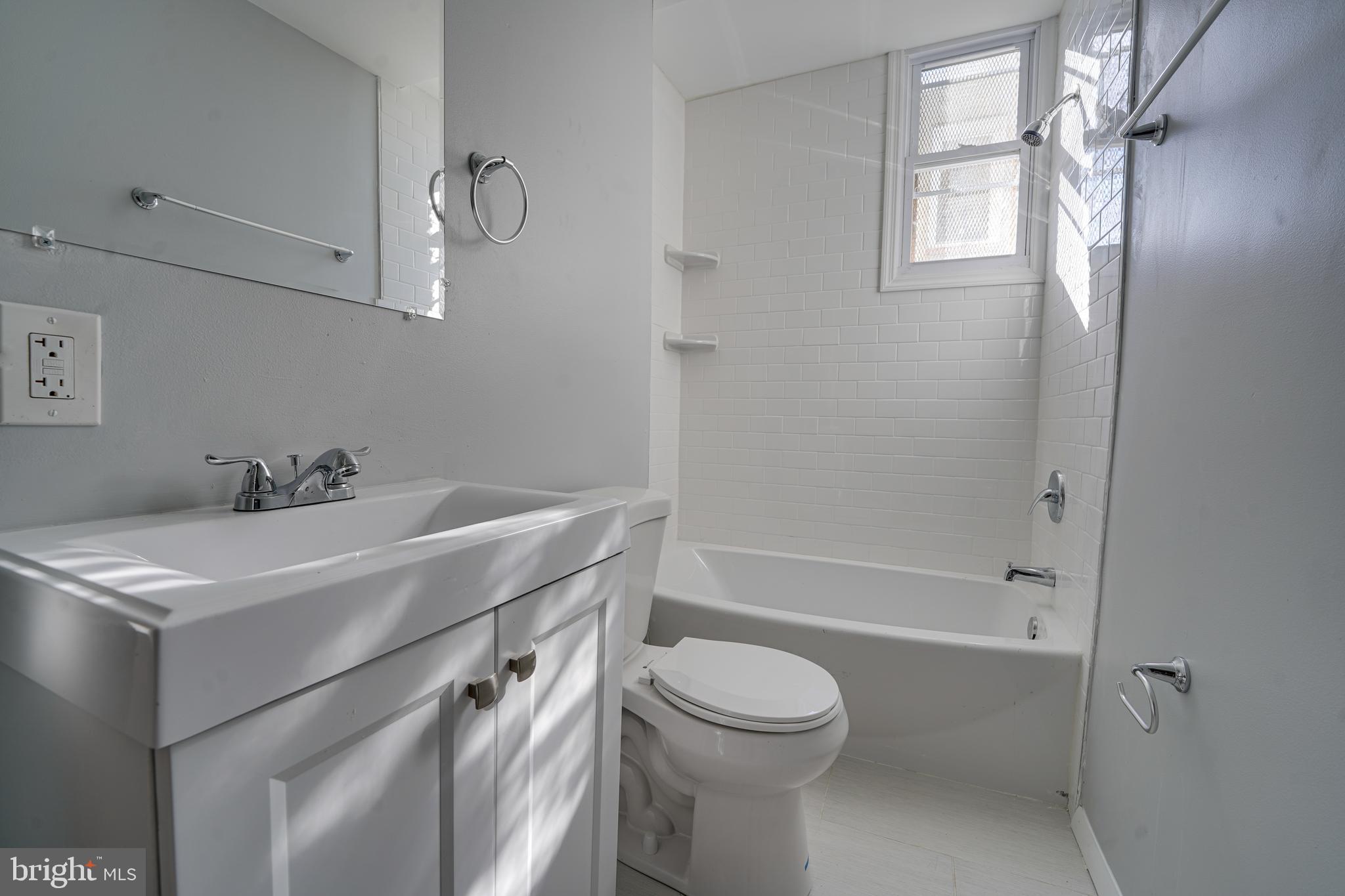 BARCLAY - Residential Lease