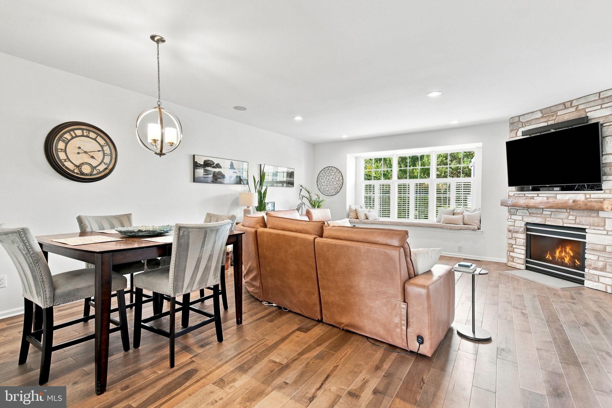 439 LAKE GEORGE CIRCLE