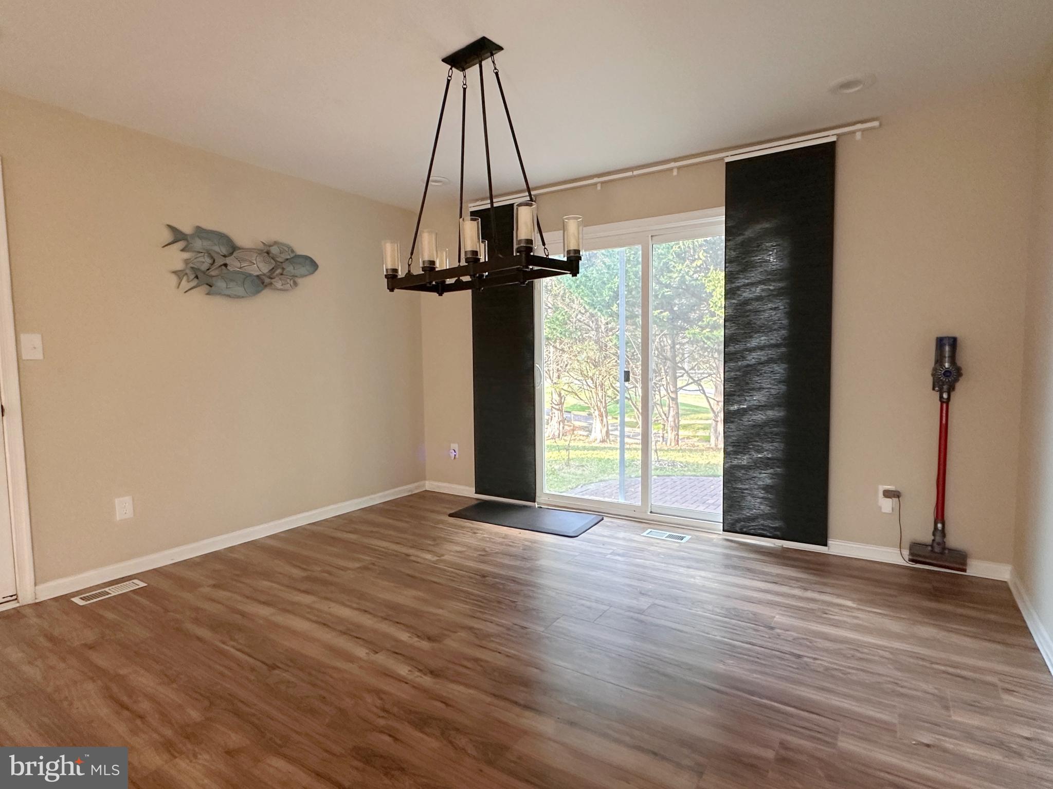 THE DOWNS - MONTG VILL - Residential Lease