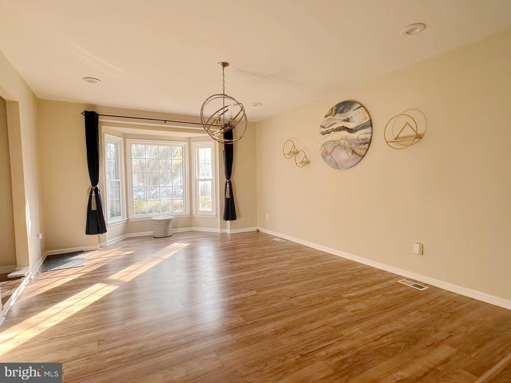 THE DOWNS - MONTG VILL - Residential Lease