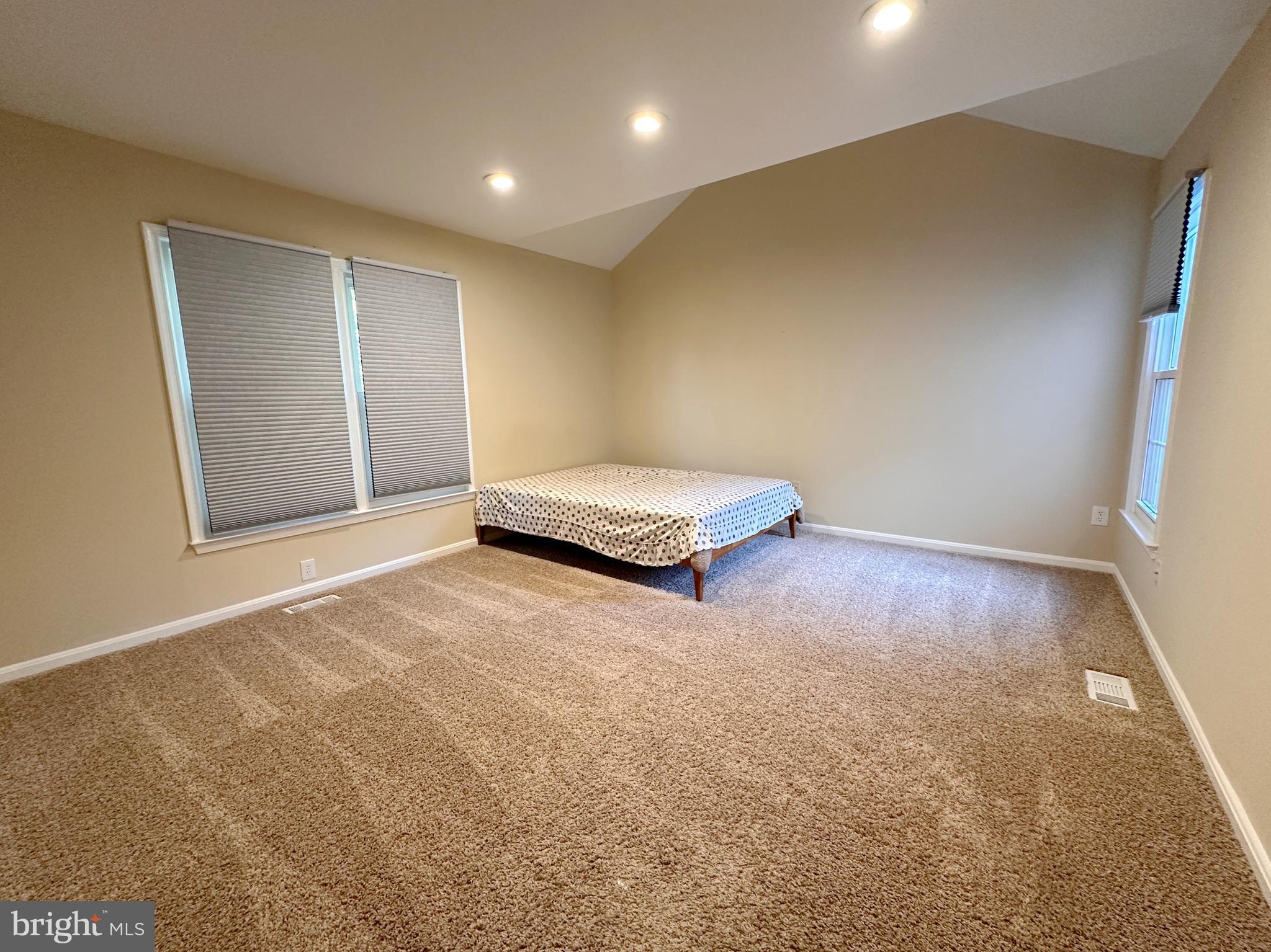 THE DOWNS - MONTG VILL - Residential Lease