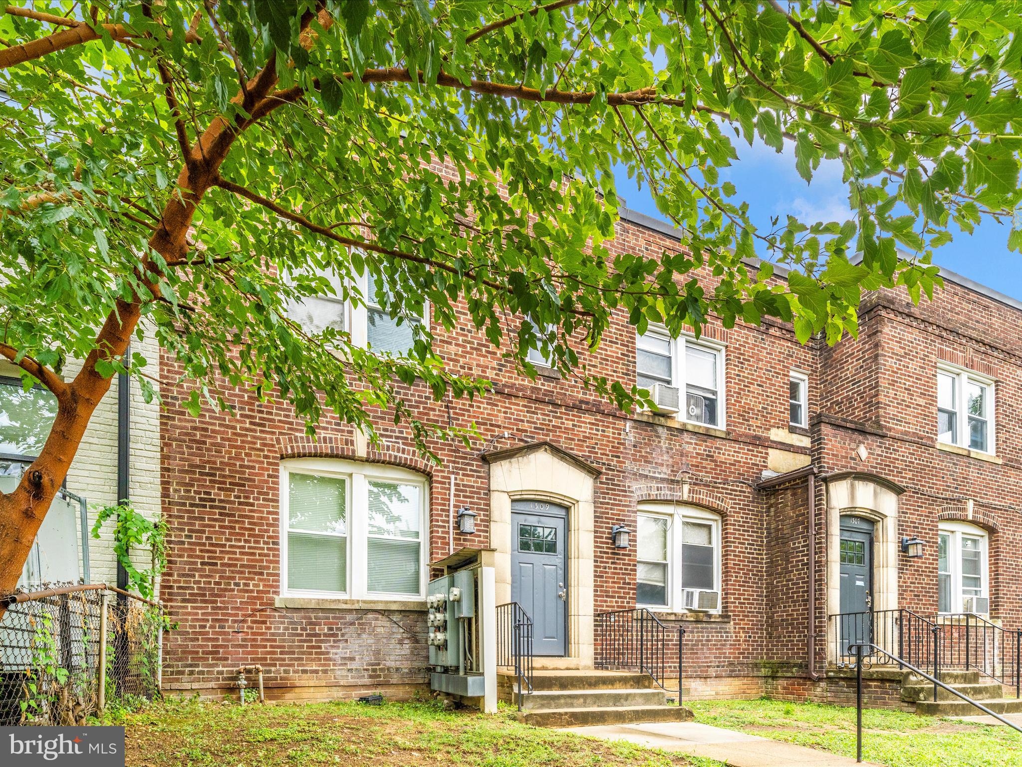 1307-1309 HOLBROOK STREET NE