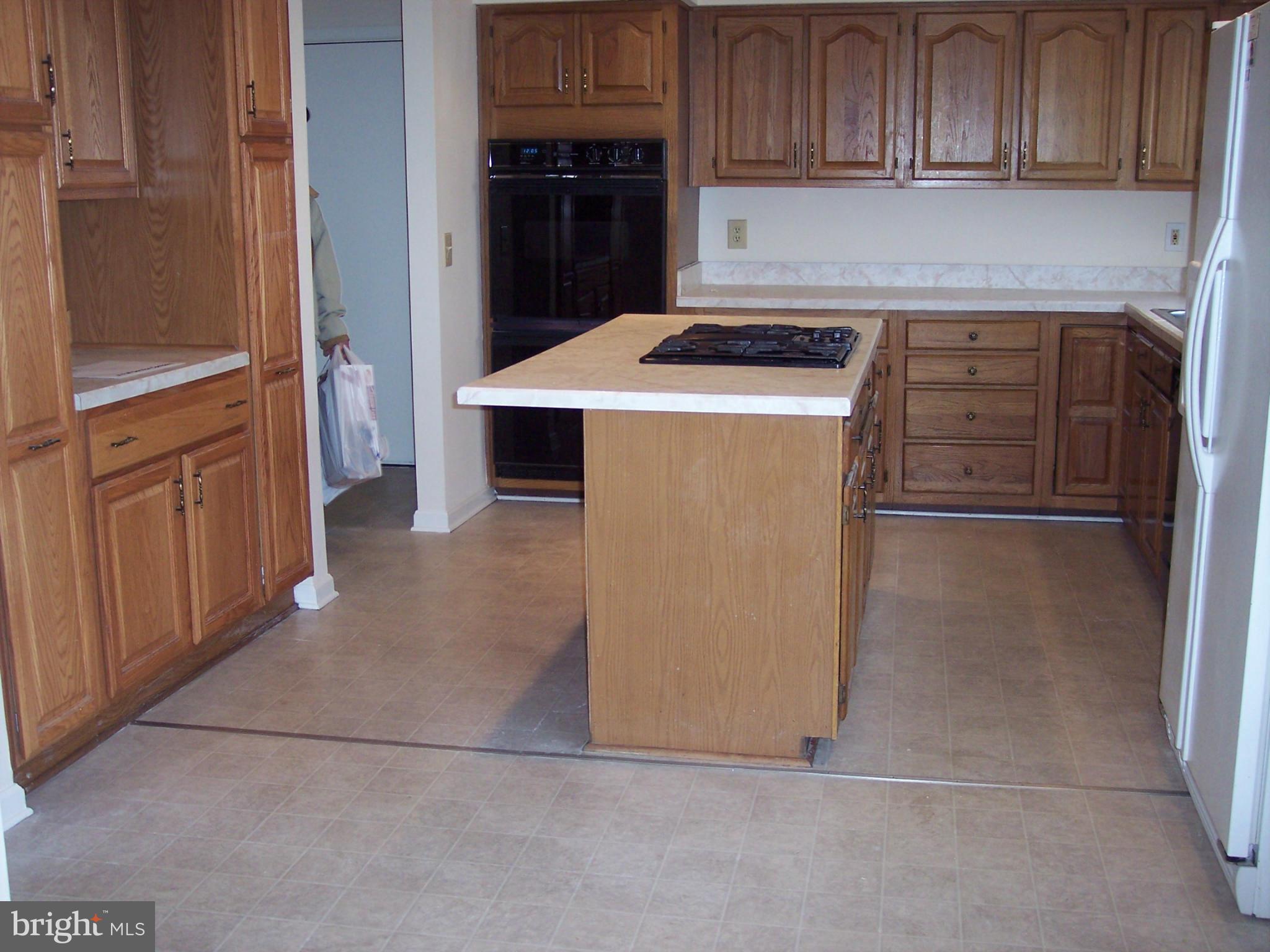 HIGHLAND MEADOWS - Residential Lease