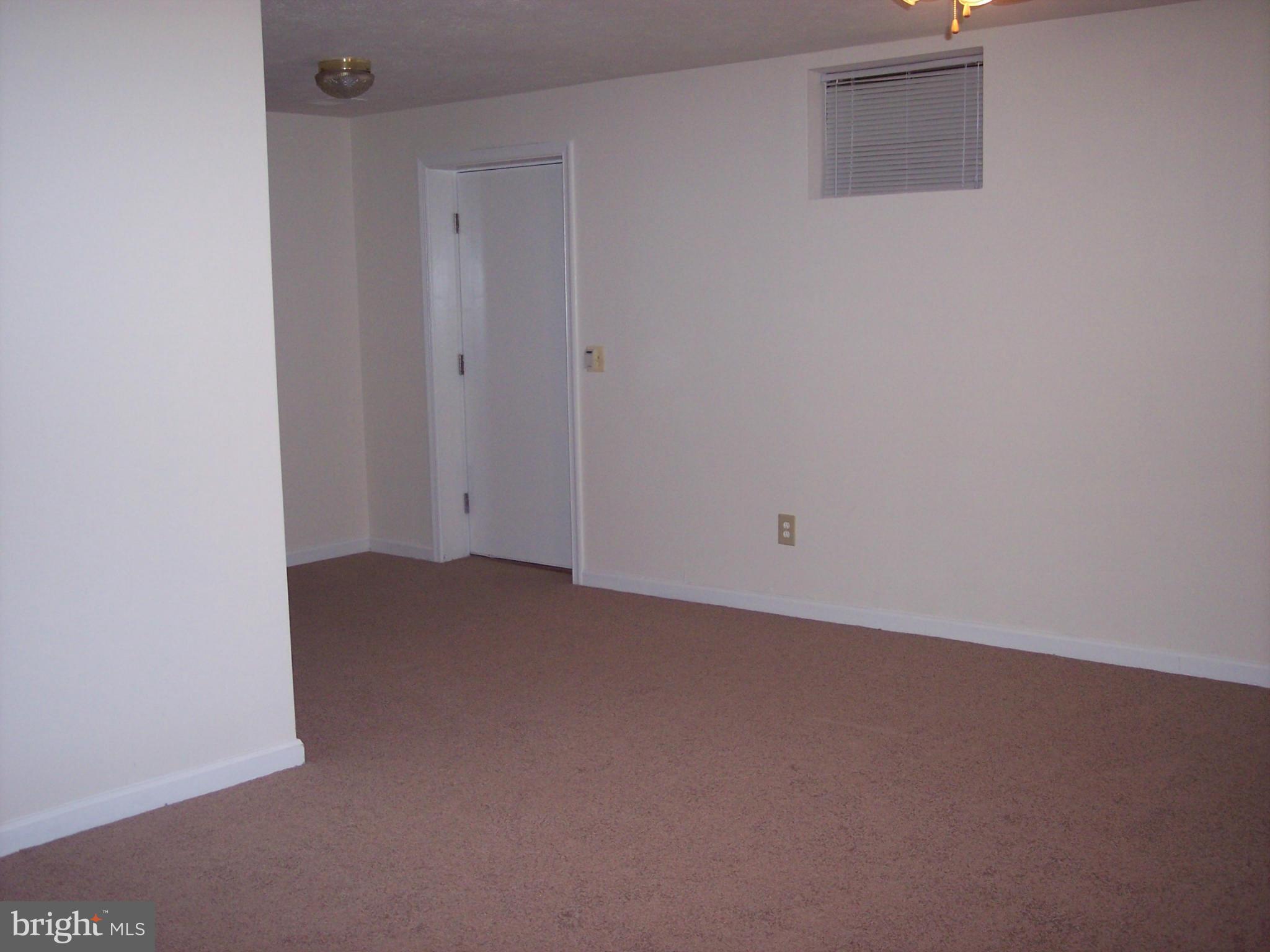 HIGHLAND MEADOWS - Residential Lease