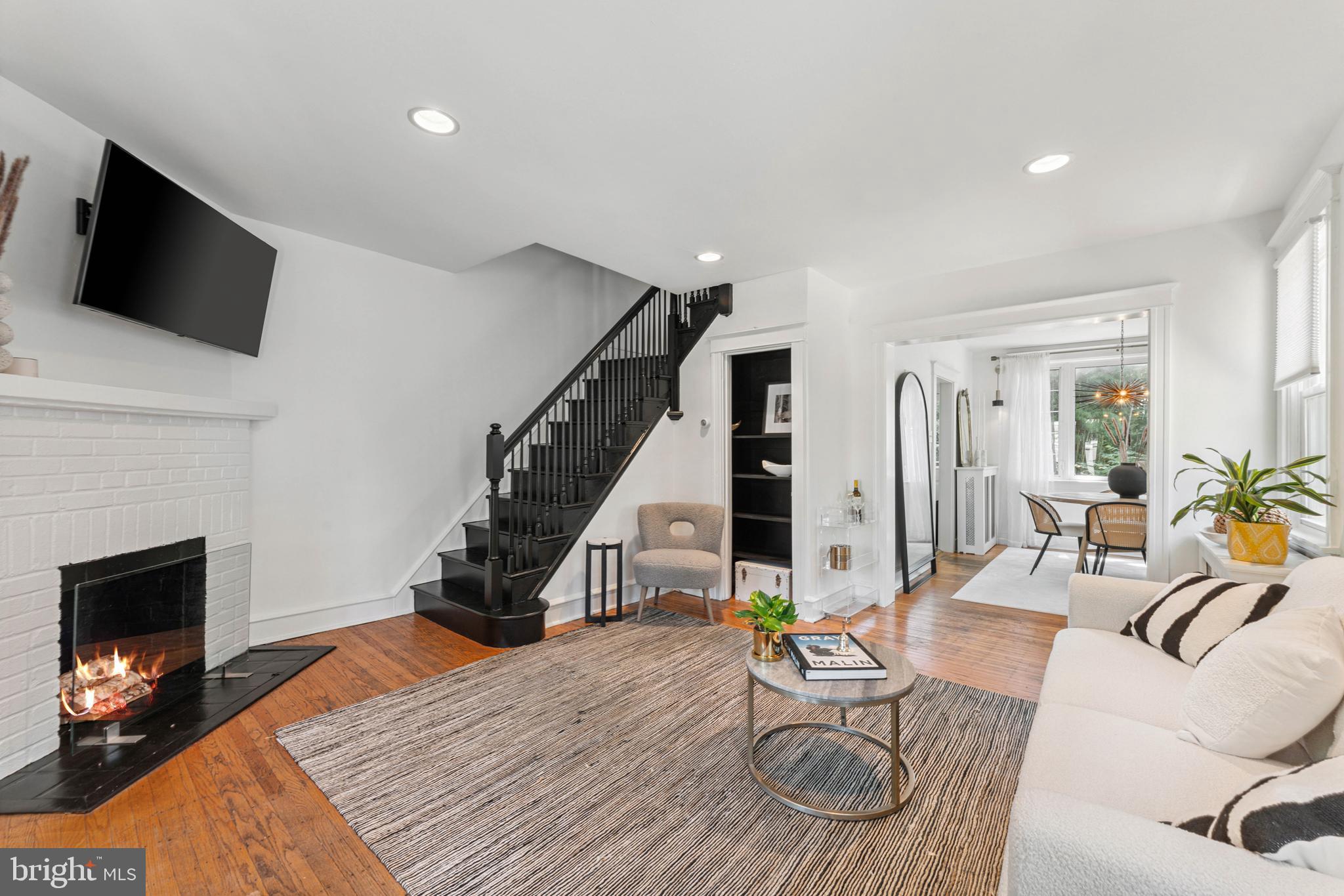 317 CHERRY LANE