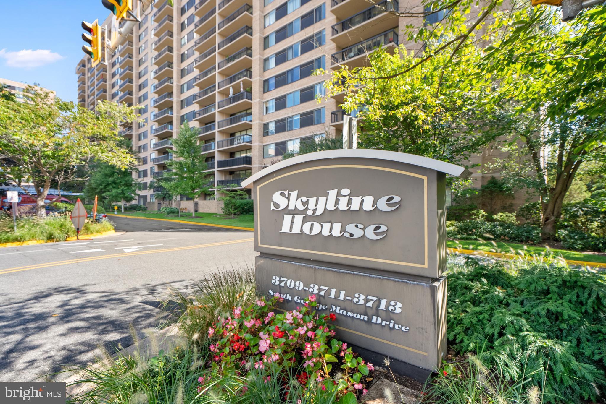 SKYLINE HOUSE - Residential Lease