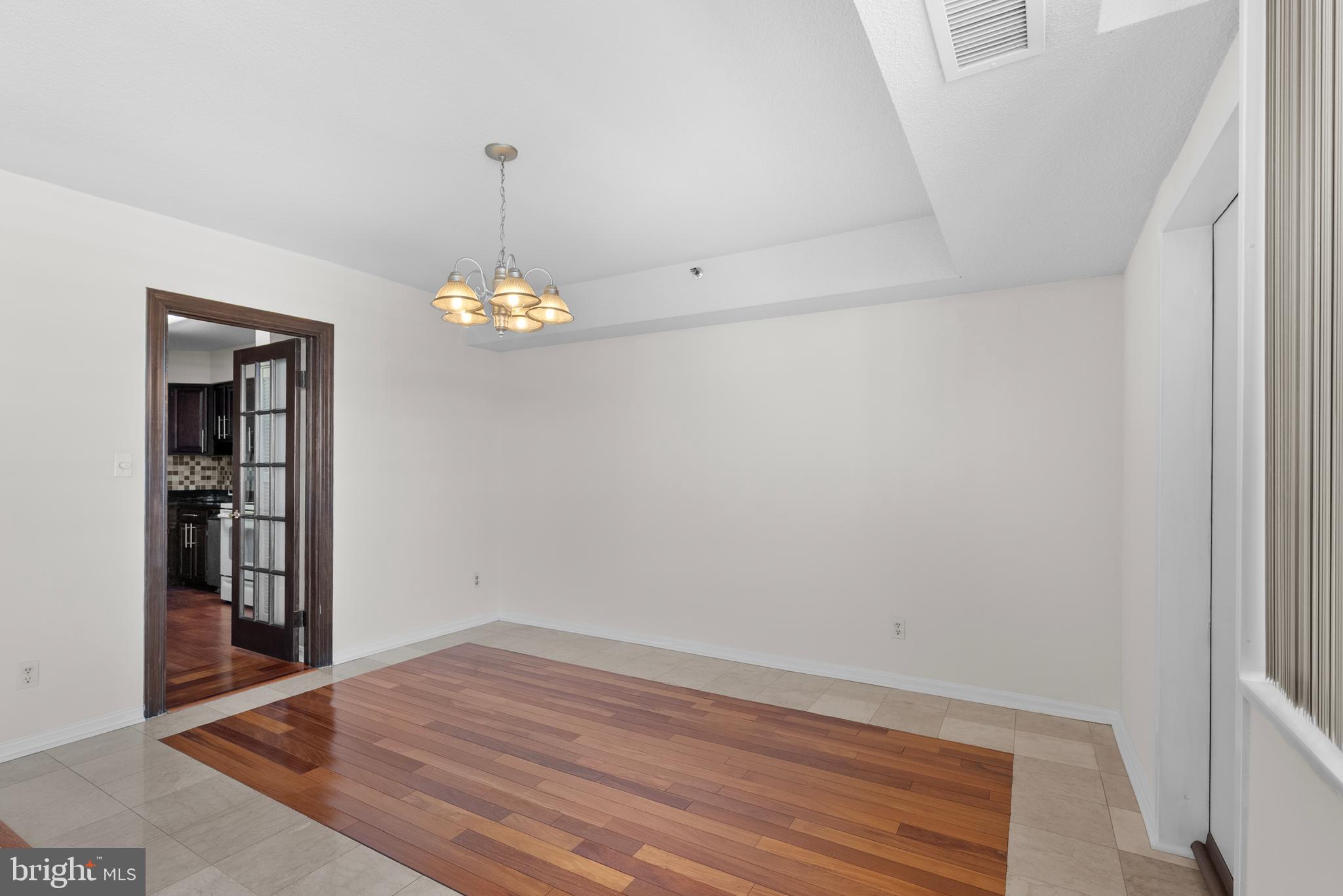 SKYLINE HOUSE - Residential Lease