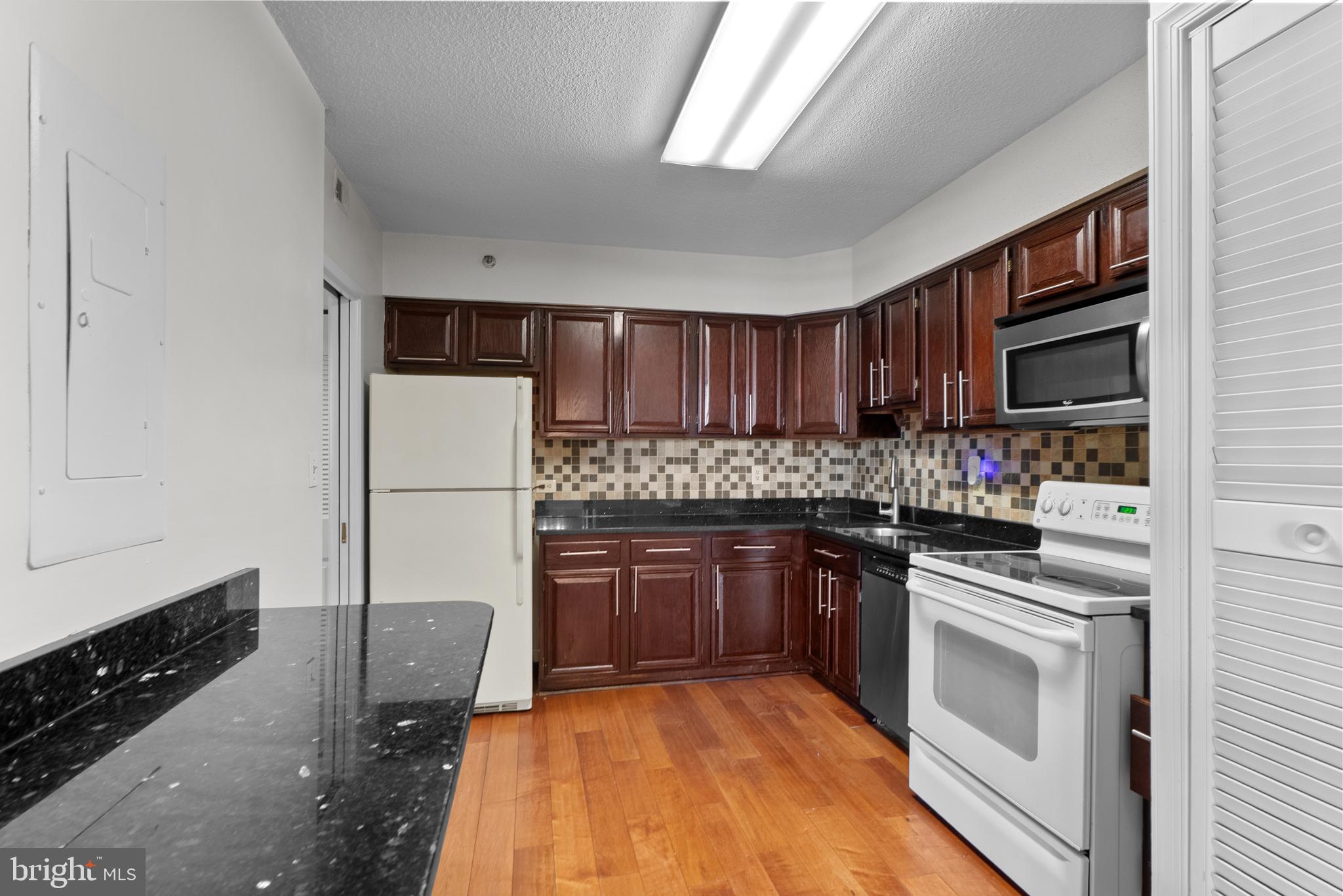 SKYLINE HOUSE - Residential Lease